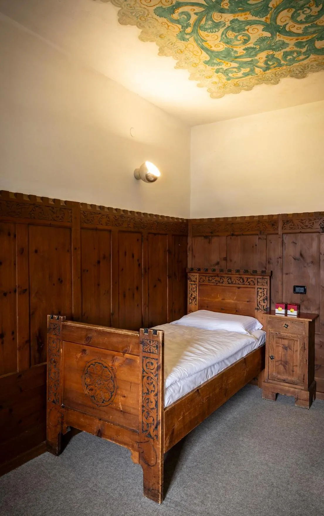 Bedroom, Bed in Castel Pergine