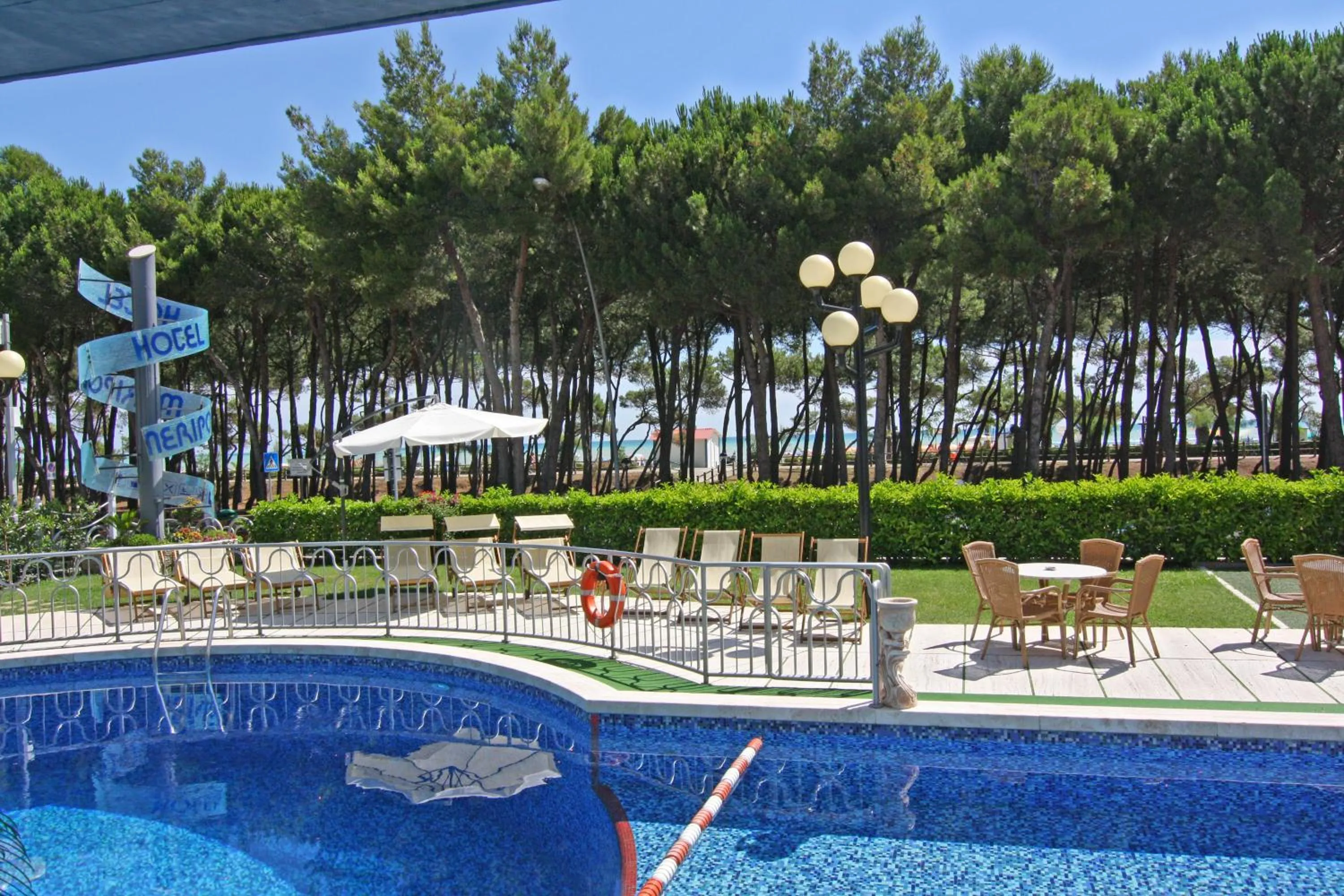 Swimming pool in Hotel Meripol