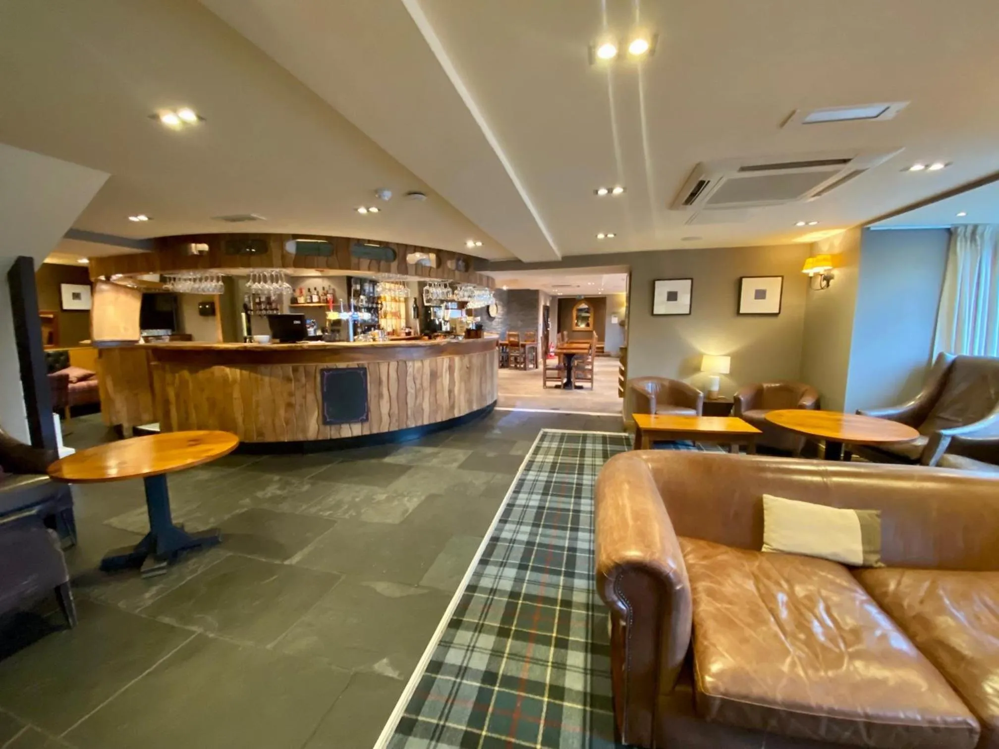 Lounge or bar in The Inn on Loch Lomond