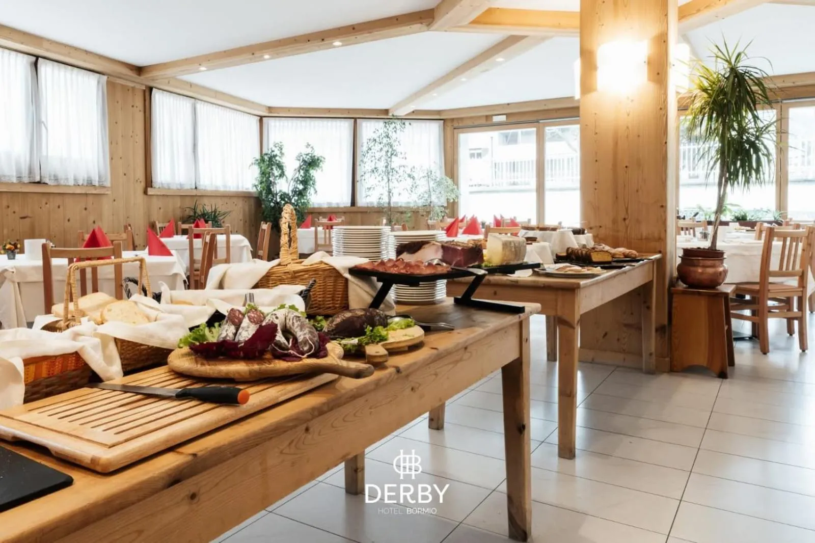 Restaurant/places to eat in Hotel Derby