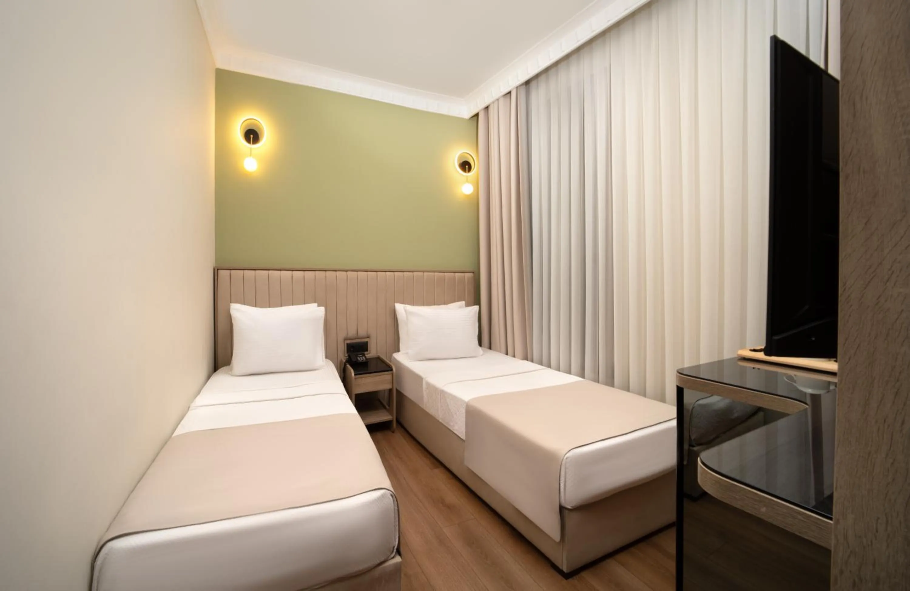 Bed in Atik Palas Hotel