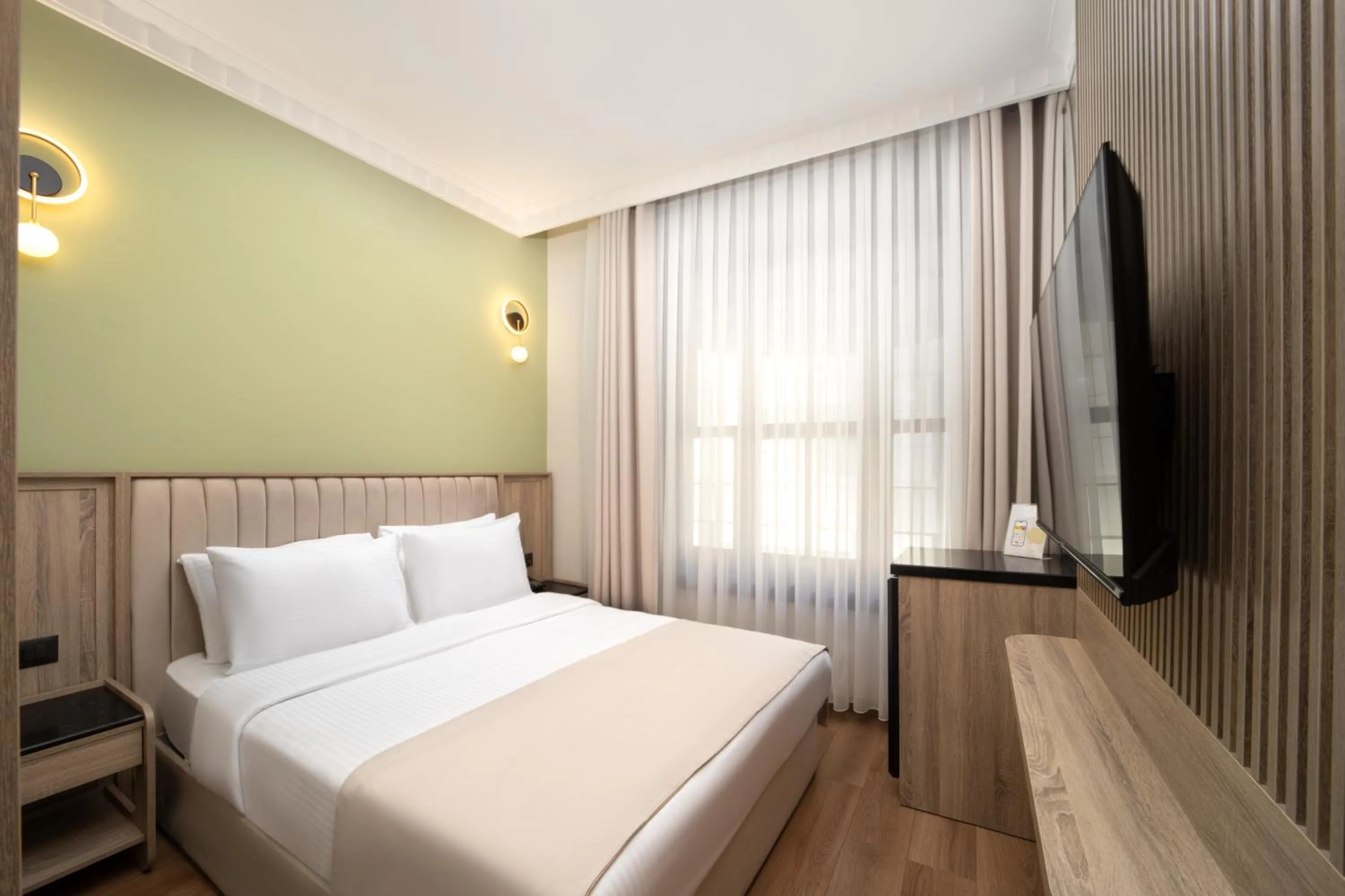 Bed in Atik Palas Hotel