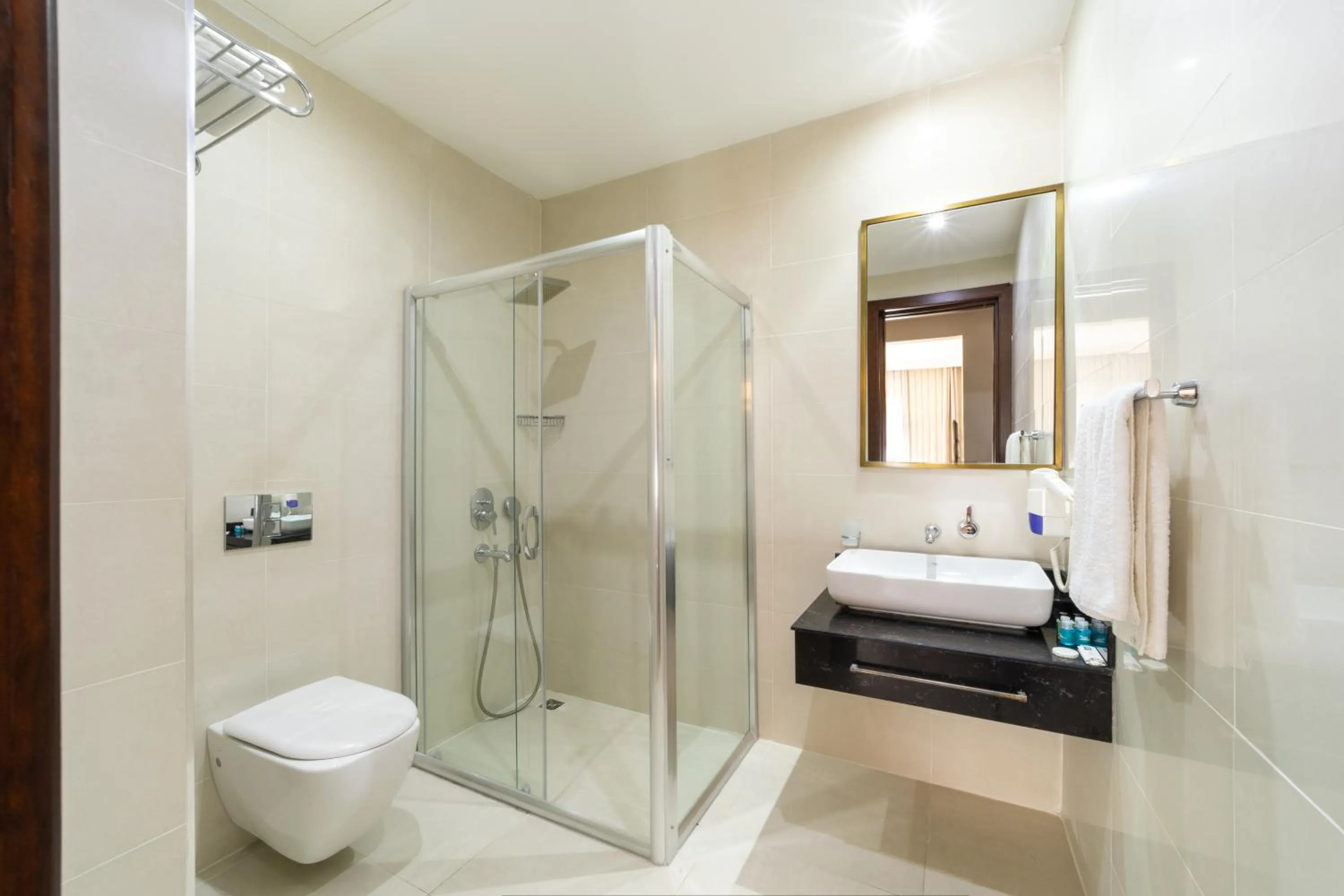 Shower in Atik Palas Hotel