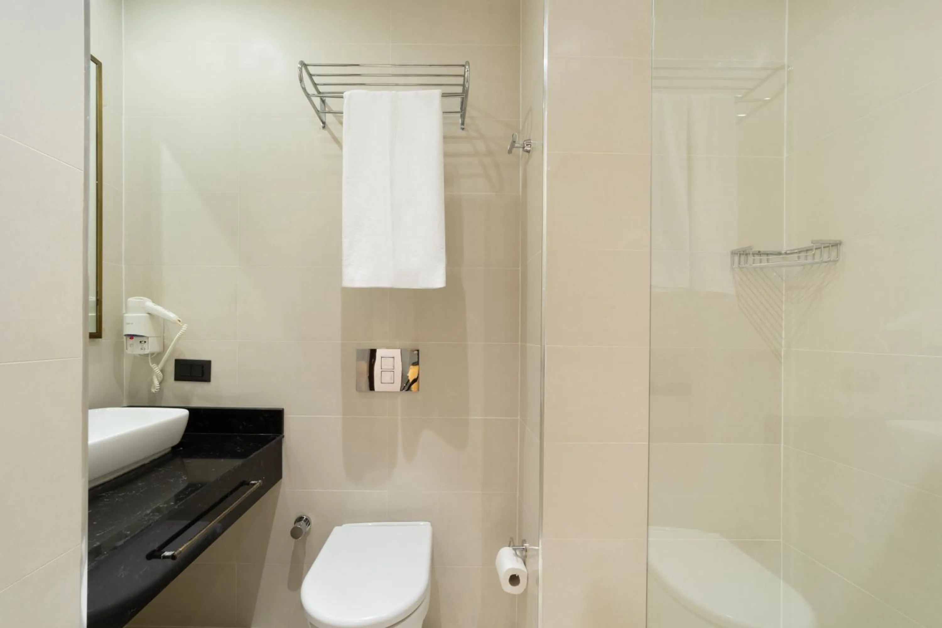 Shower in Atik Palas Hotel