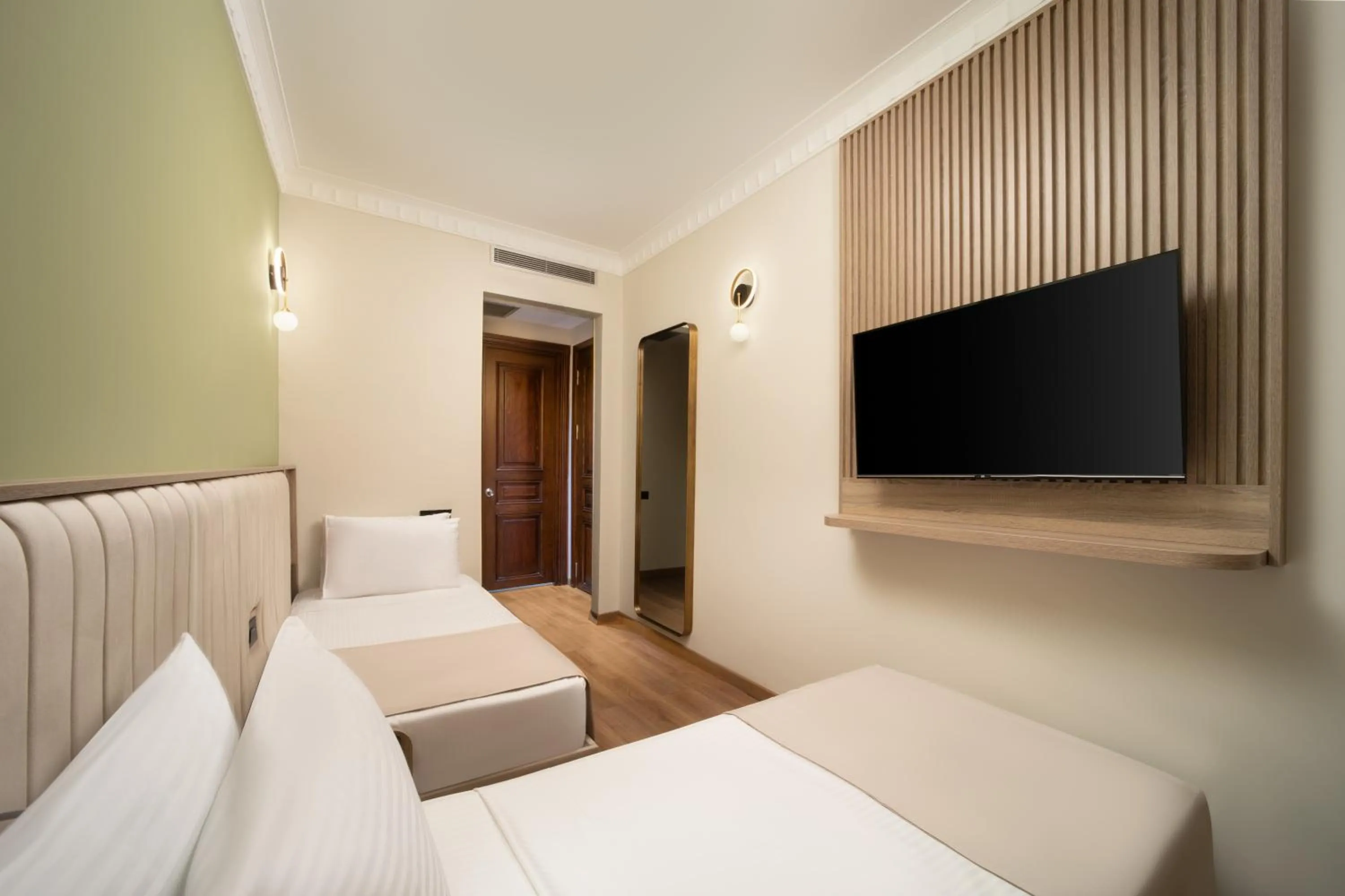 Bed in Atik Palas Hotel