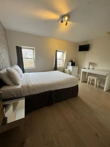 Bed in The Paramount Hotel