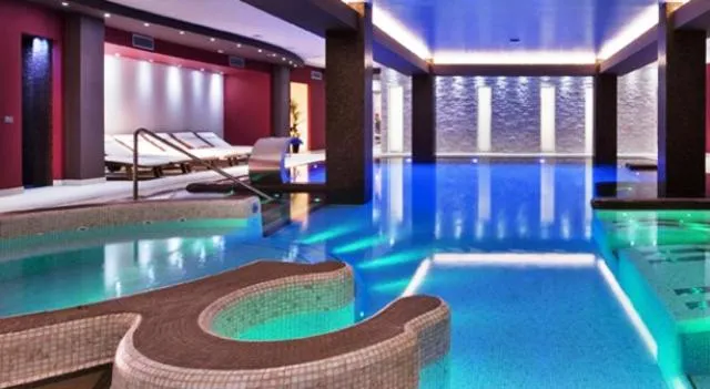 Swimming pool in Hotel Lo Zodiaco