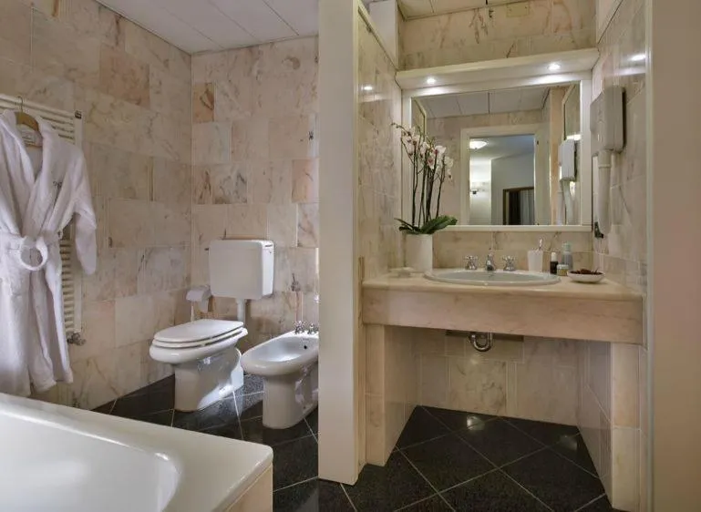 Bathroom in Hotel Lo Zodiaco
