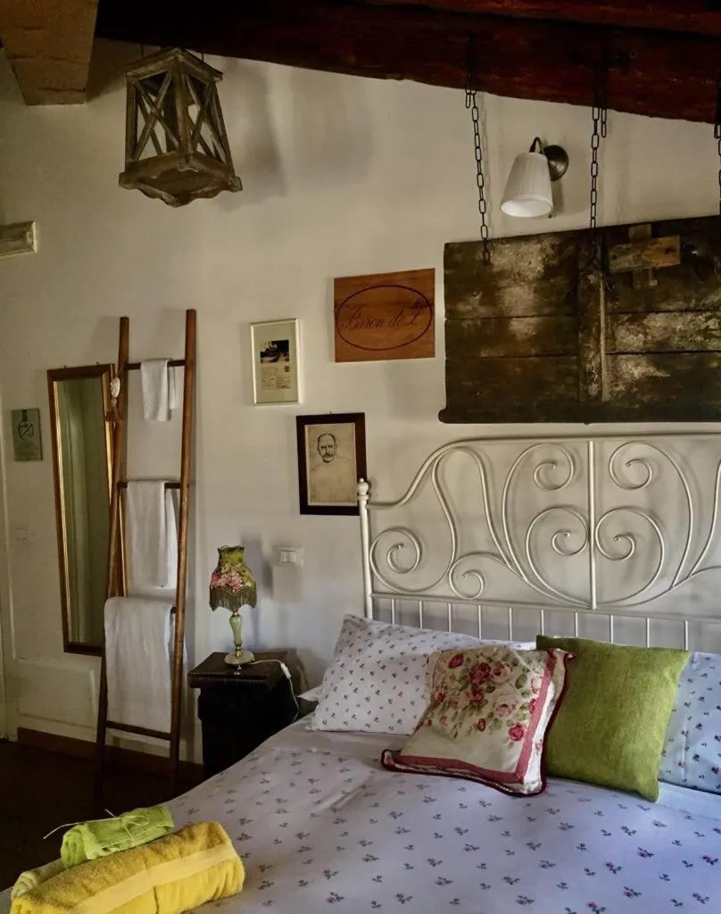 Bed in Locanda San Tomaso