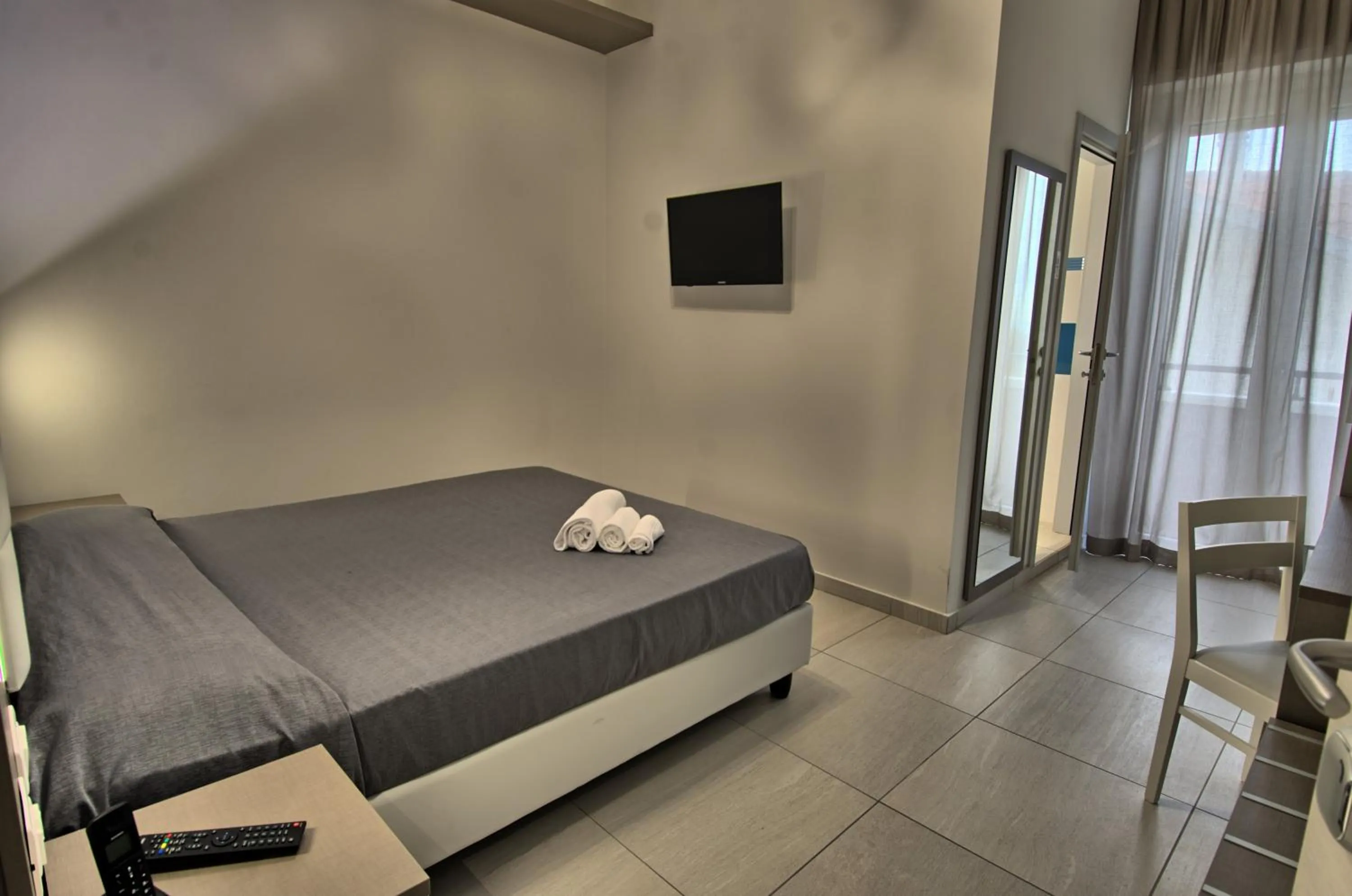 Bathroom, Bed in GFH - Hotel Sole Resort & Spa