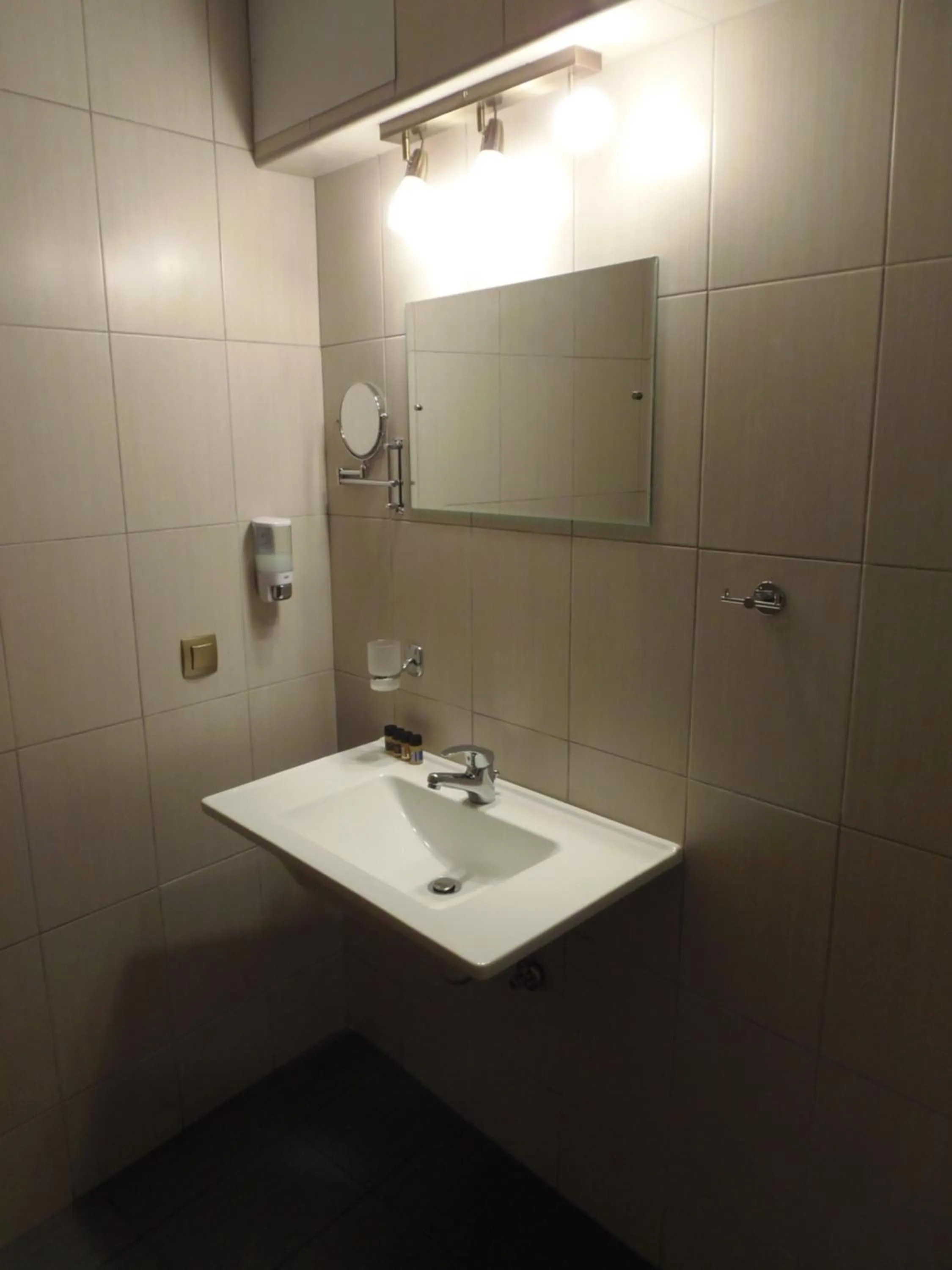 Shower in Hera Hotel