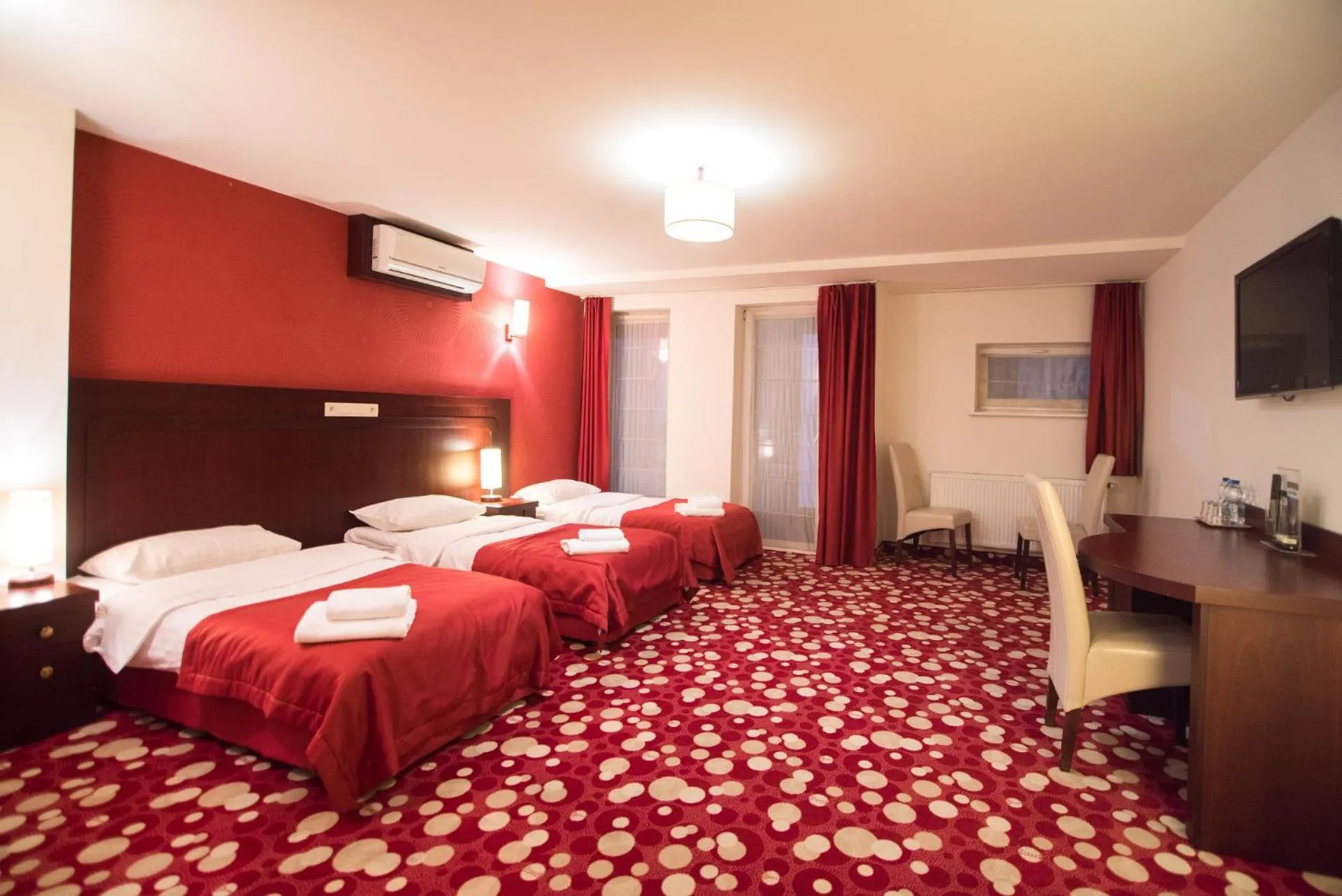 Photo of the whole room, Bed in Hotel Rodan