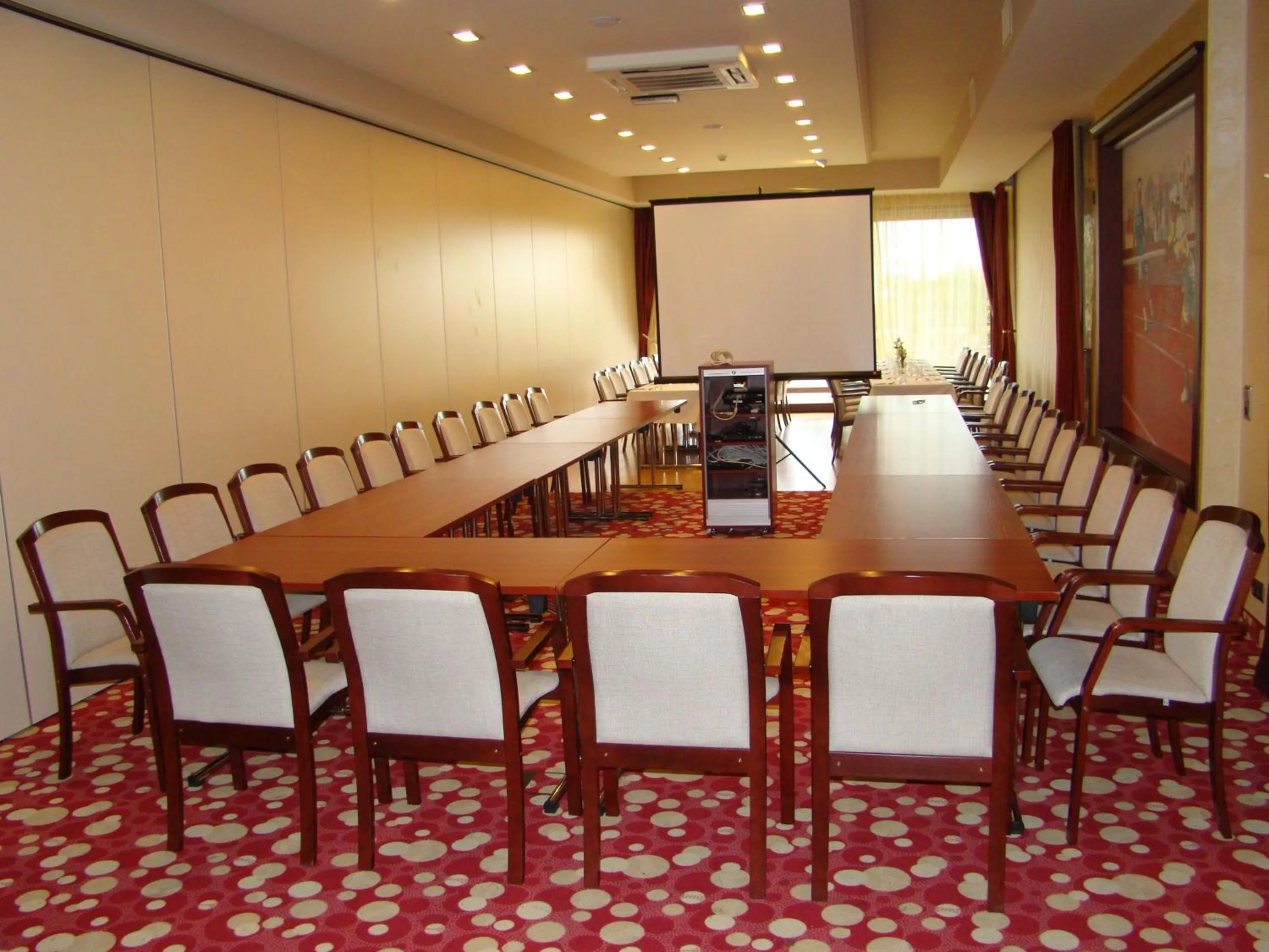 Restaurant/places to eat in Hotel Rodan