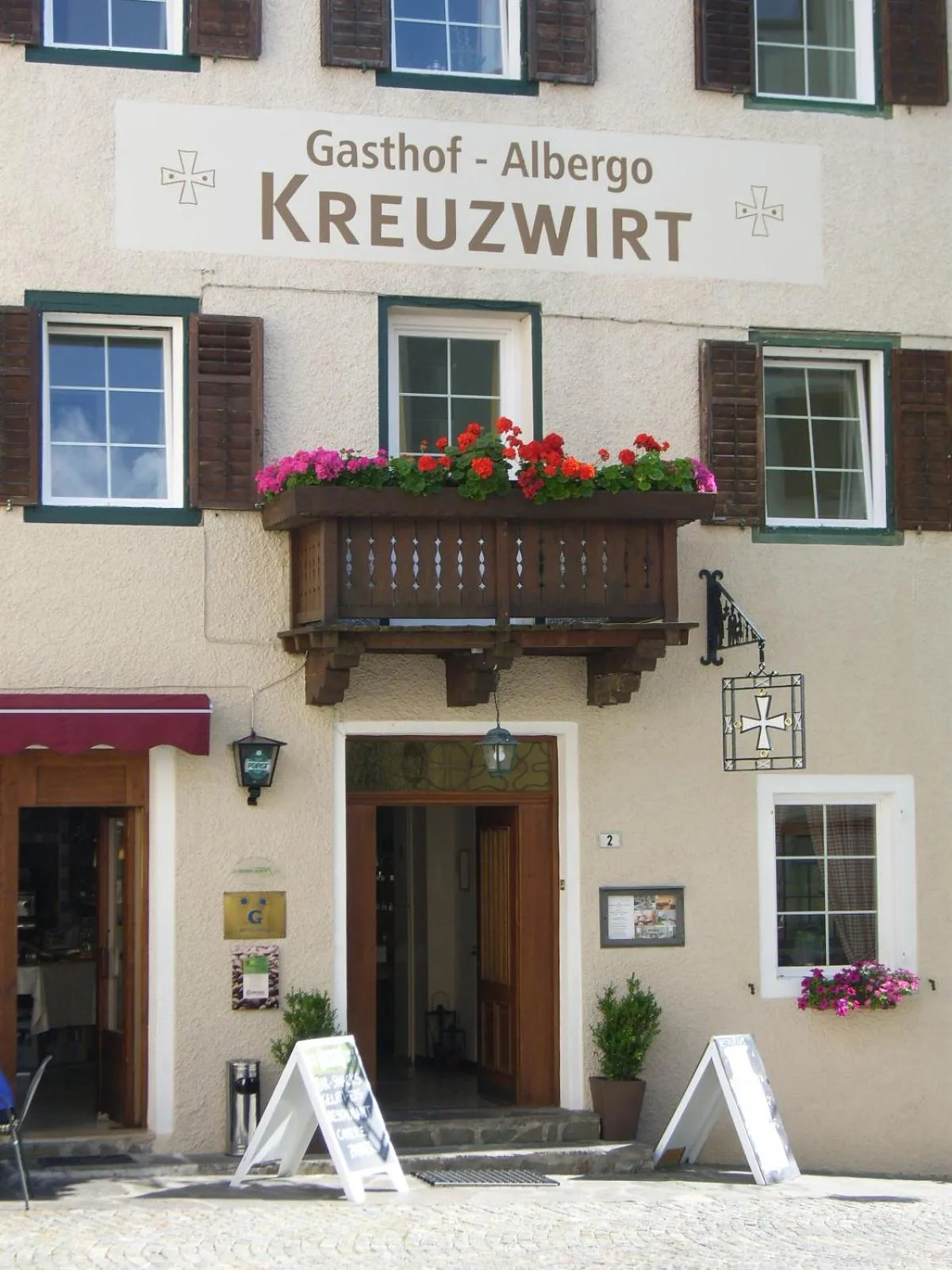 Facade/entrance in Gasthof Albergo Kreuzwirt