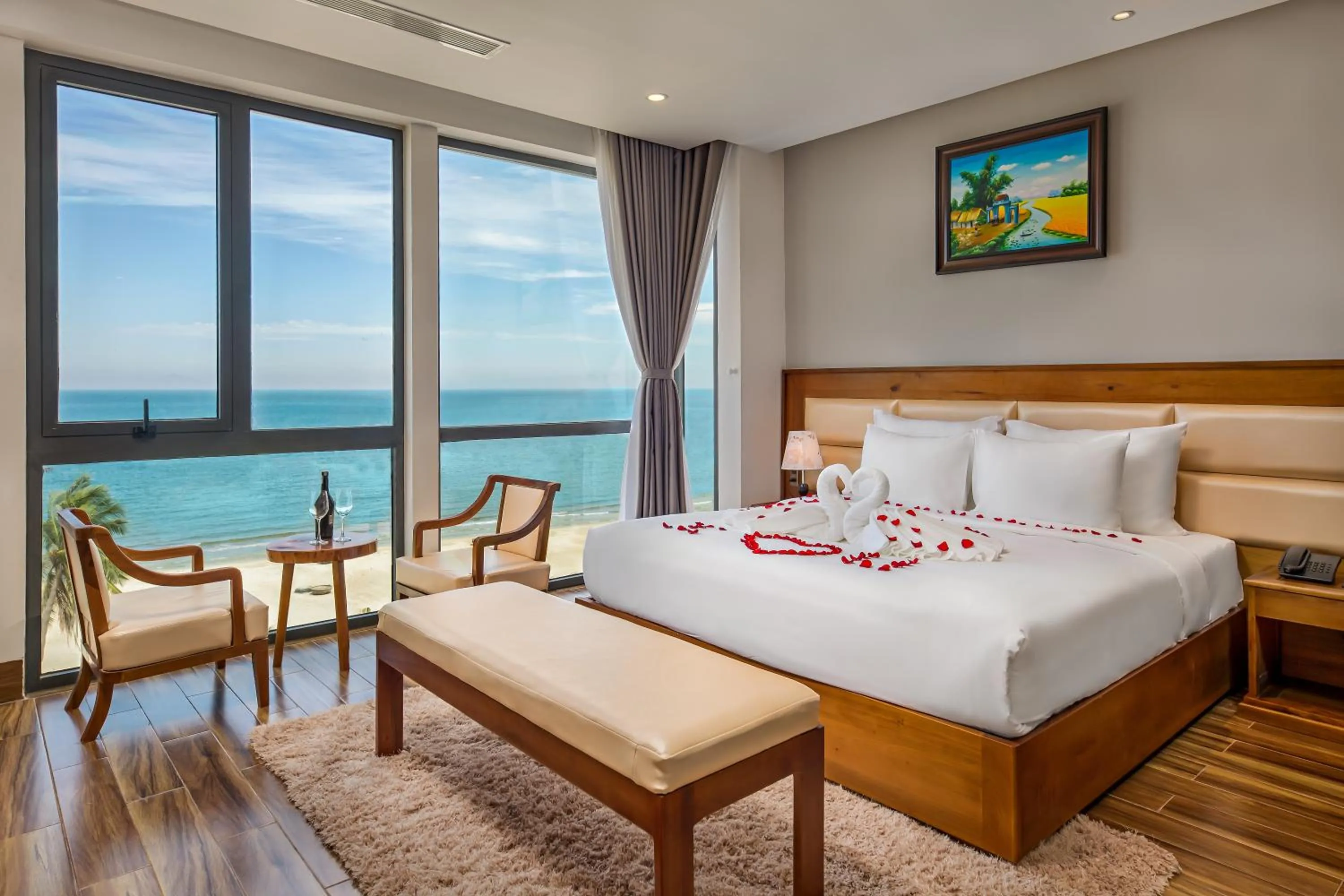 King Suite with Sea View in DAO NGOC BEACH HOTEL Da Nang