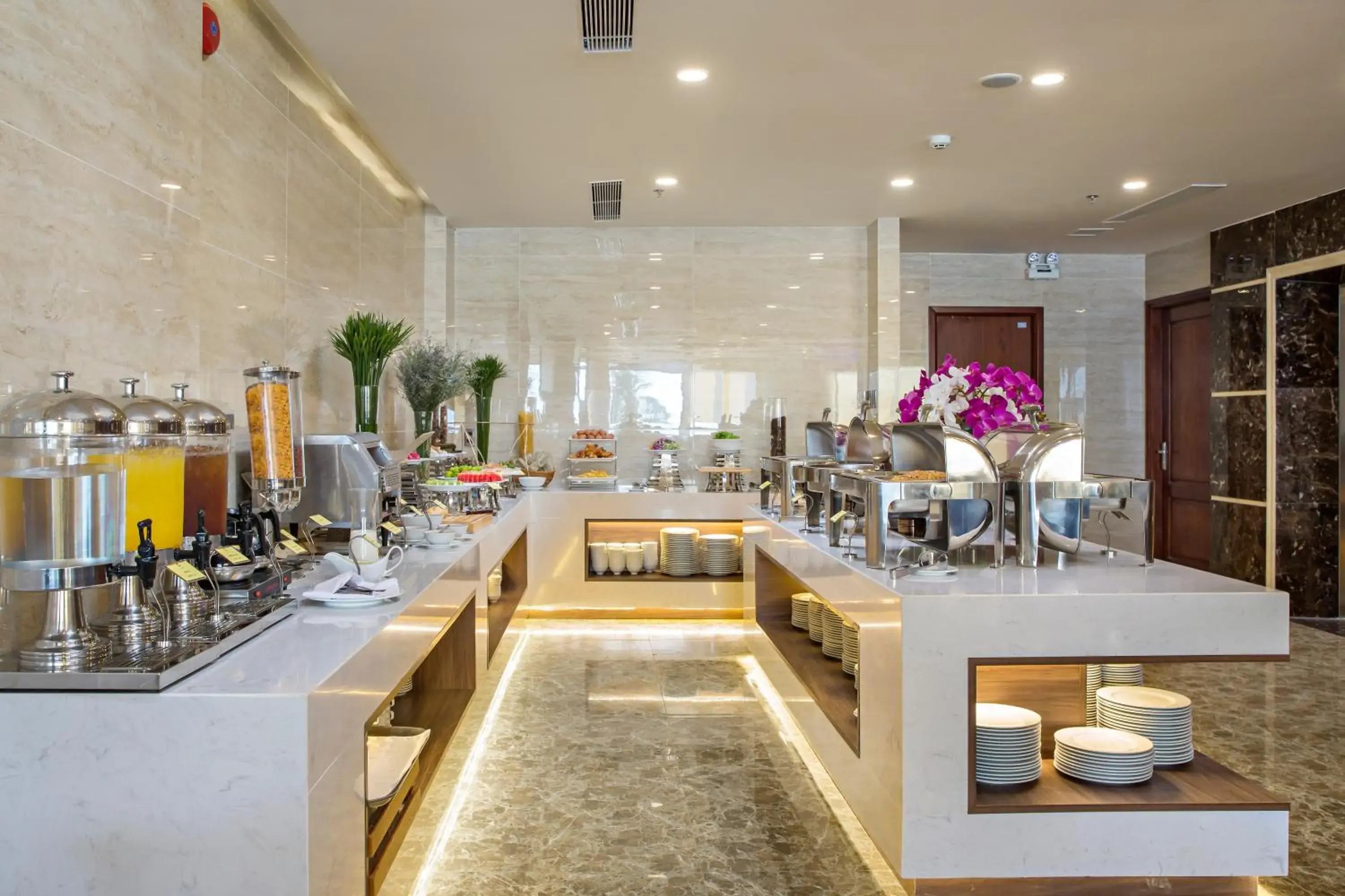 Restaurant/places to eat in Alisia Beach Hotel Da Nang Restaurant/places to eat in Alisia Beach Hotel Da Nang