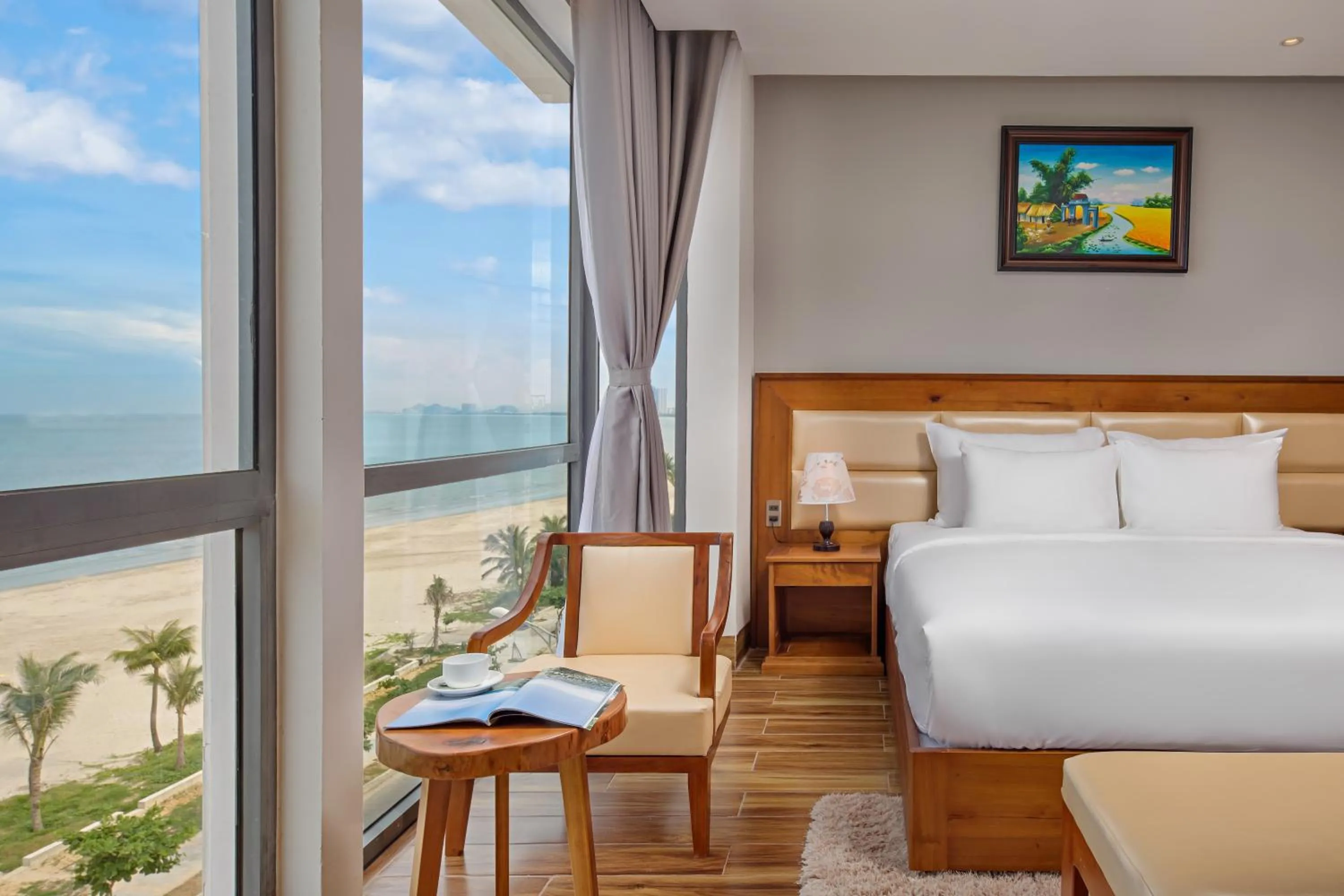 King Suite with Sea View in DAO NGOC BEACH HOTEL Da Nang
