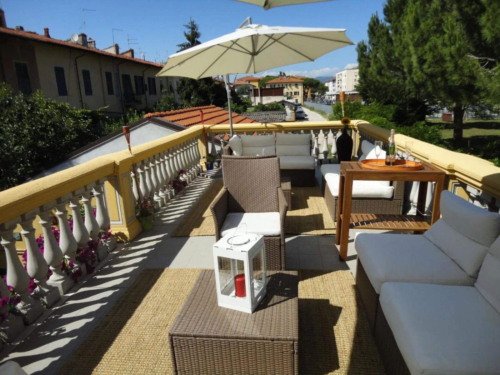 Patio in Hostel Pisa Tower