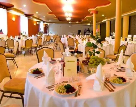 Restaurant/places to eat in Hotel Rydzewski