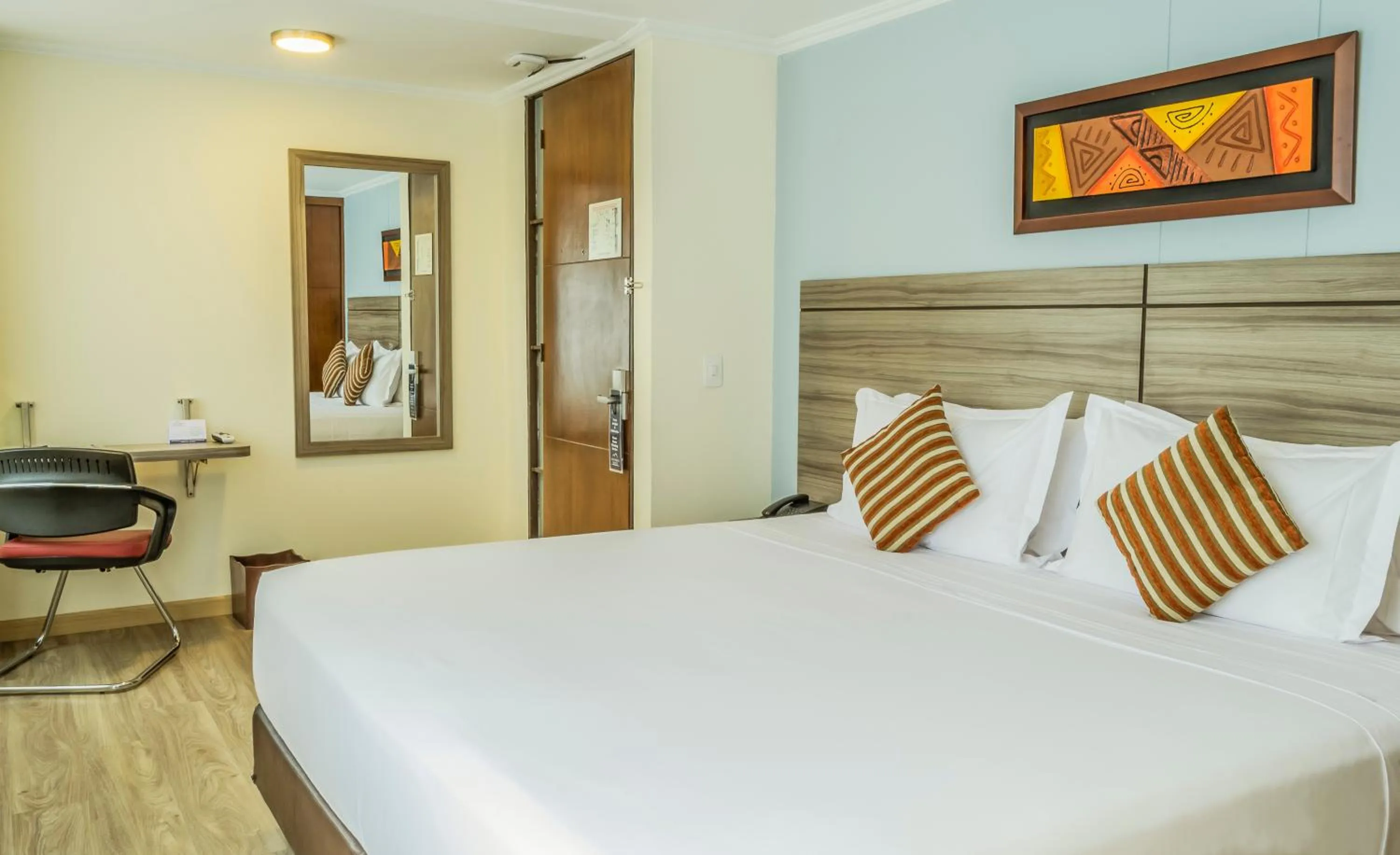 room service, Bed in Hotel San Pablo