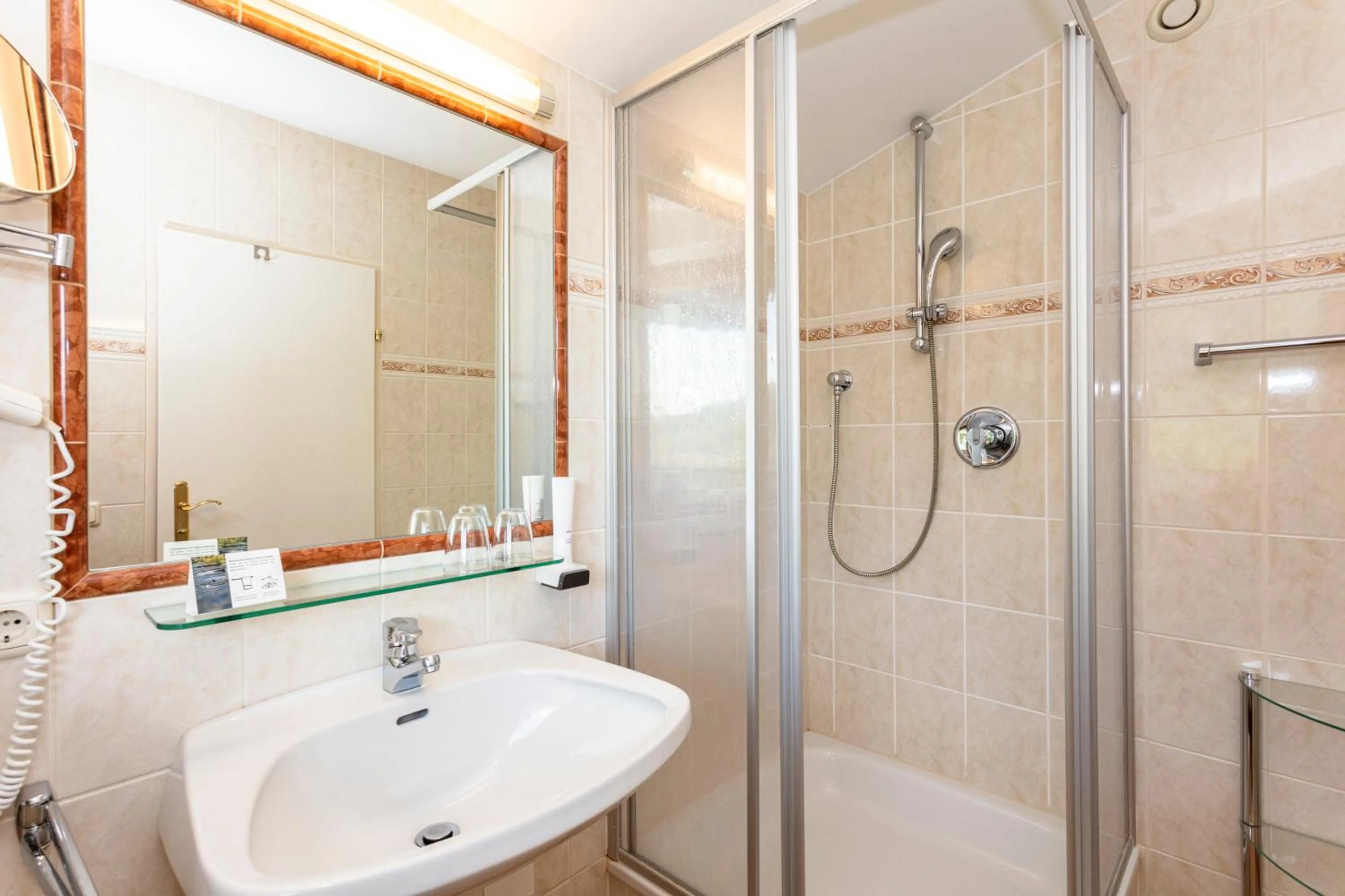 Shower in Hotel Bichlingerhof