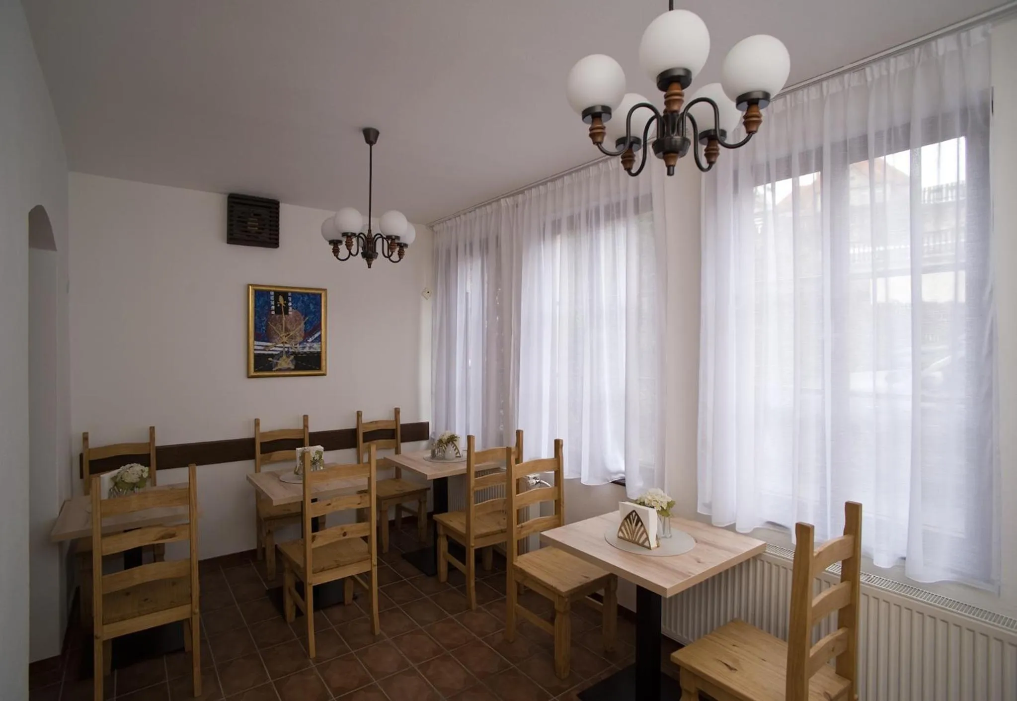 Dining area in Familia