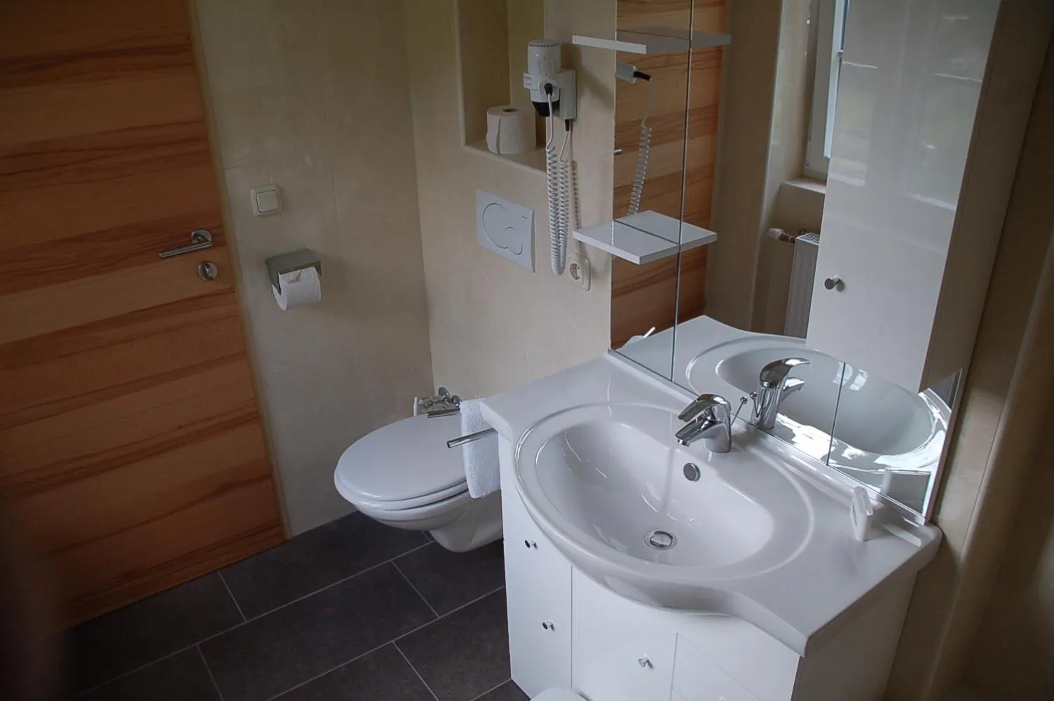 Toilet in Hotel Rauscher - Das Naturteichparadies