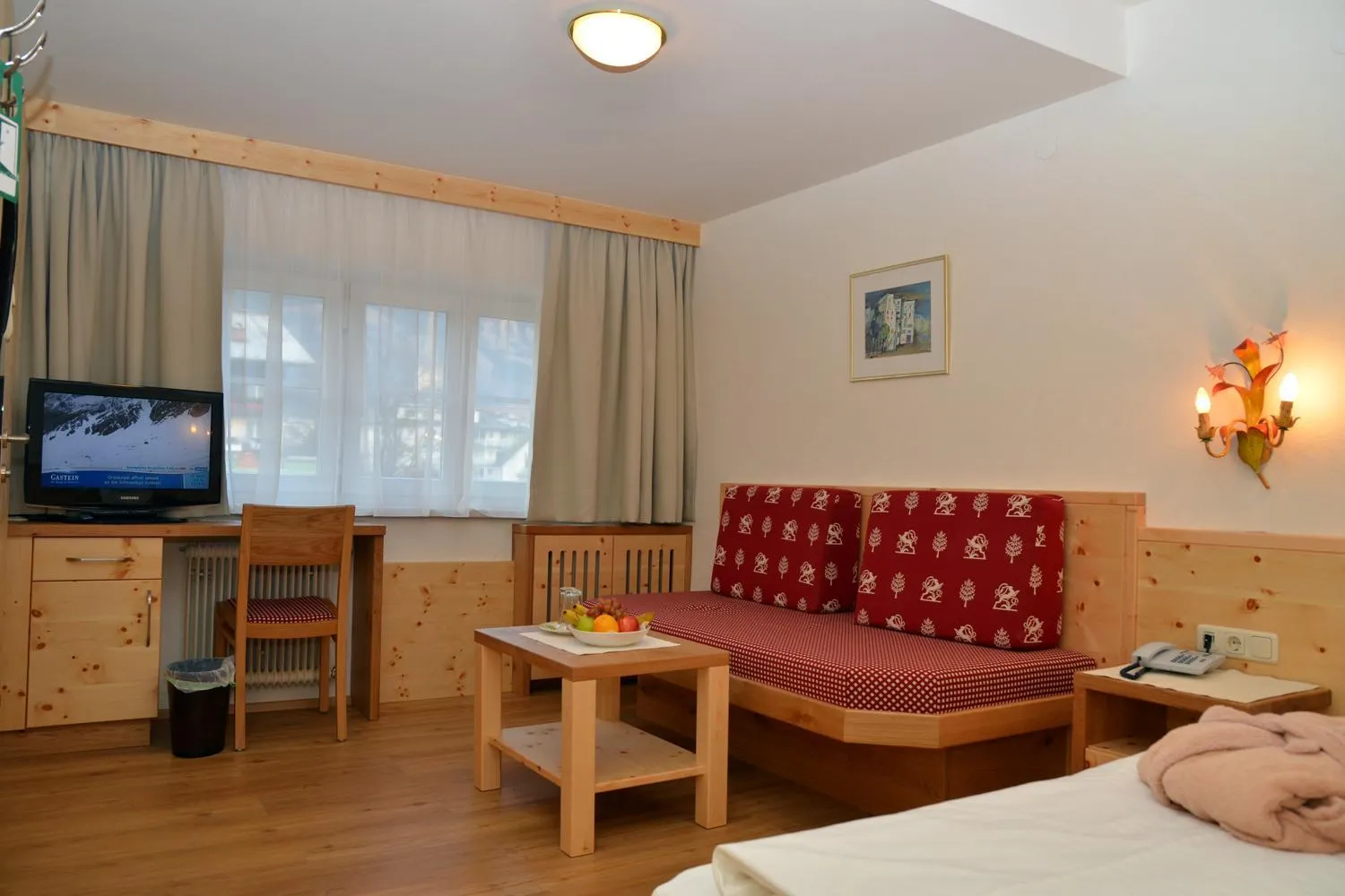 Living room, Bed in Hotel Rauscher - Das Naturteichparadies