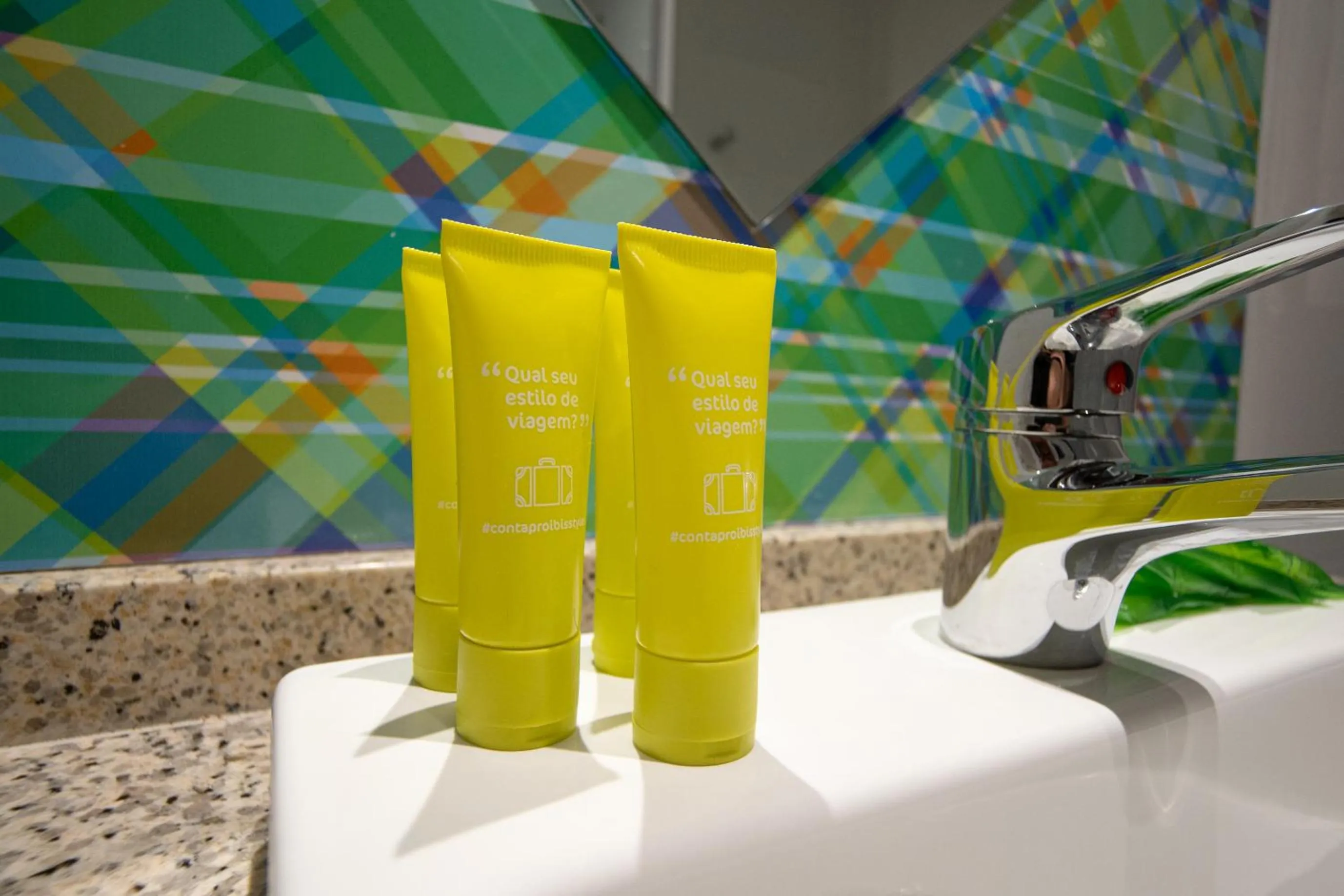 Bathroom in ibis Styles Campina Grande