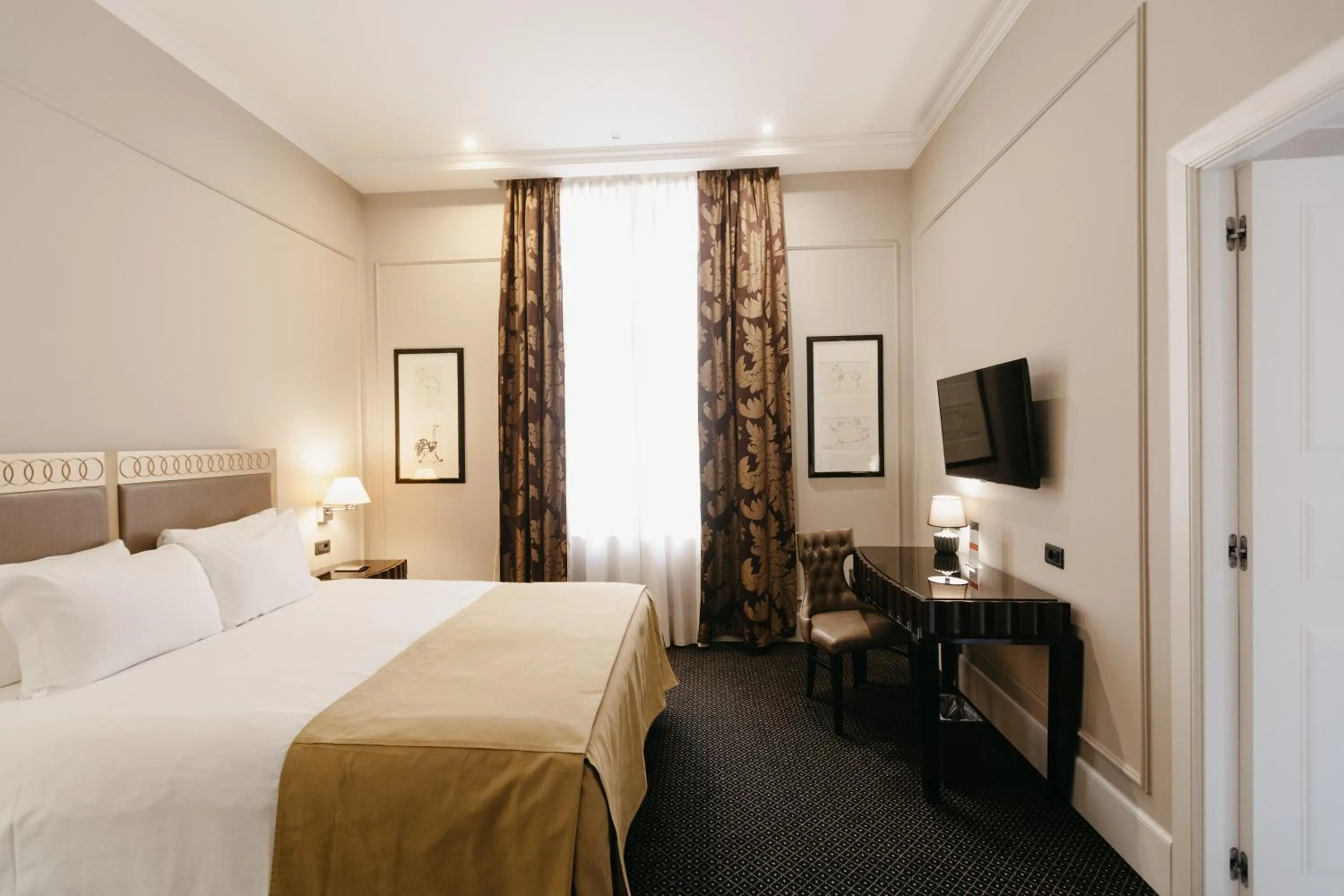 Bedroom, Bed in Grand Hotel Yerevan - Small Luxury Hotels of the World