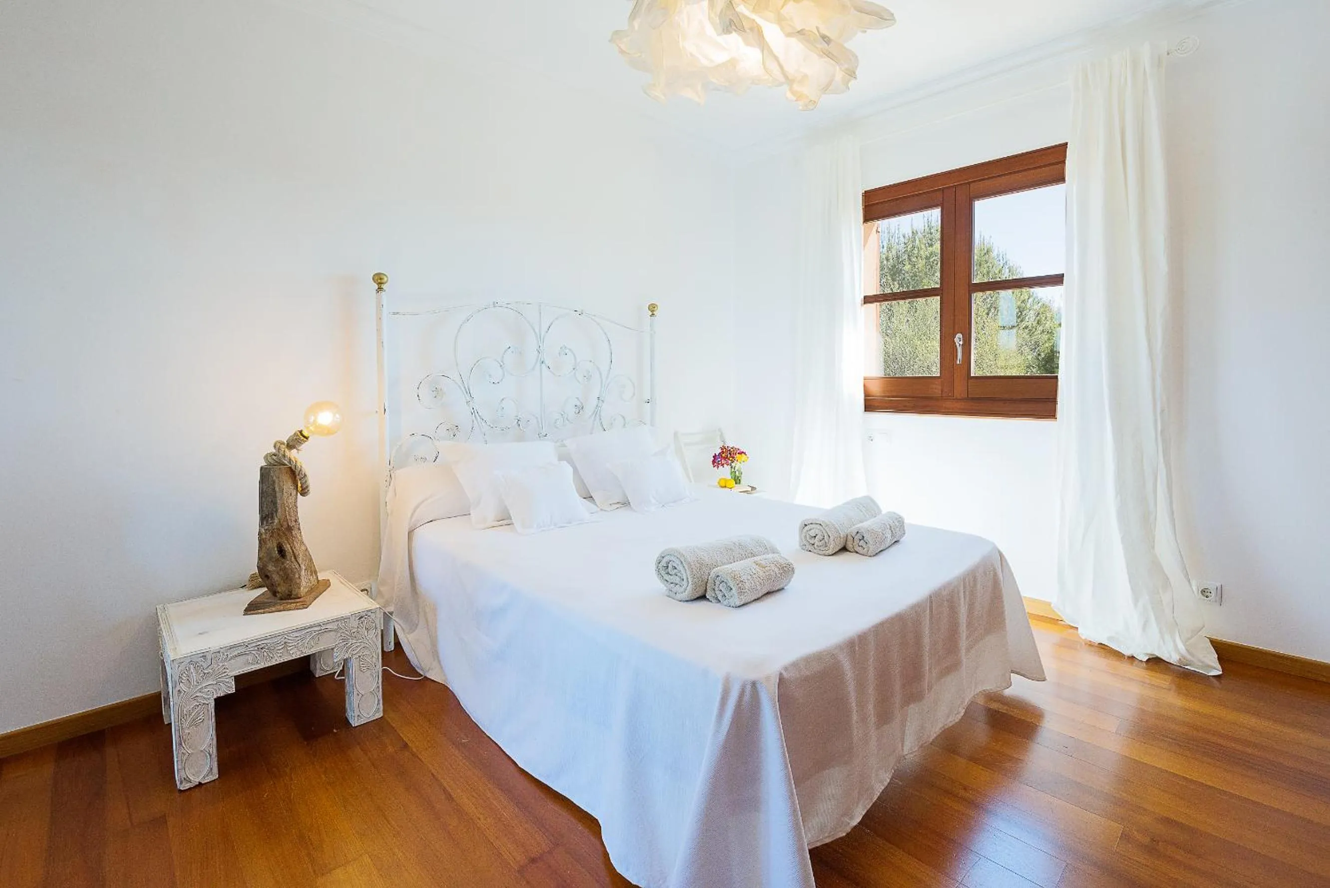 Bedroom, Bed in Villa Ses Quaranta