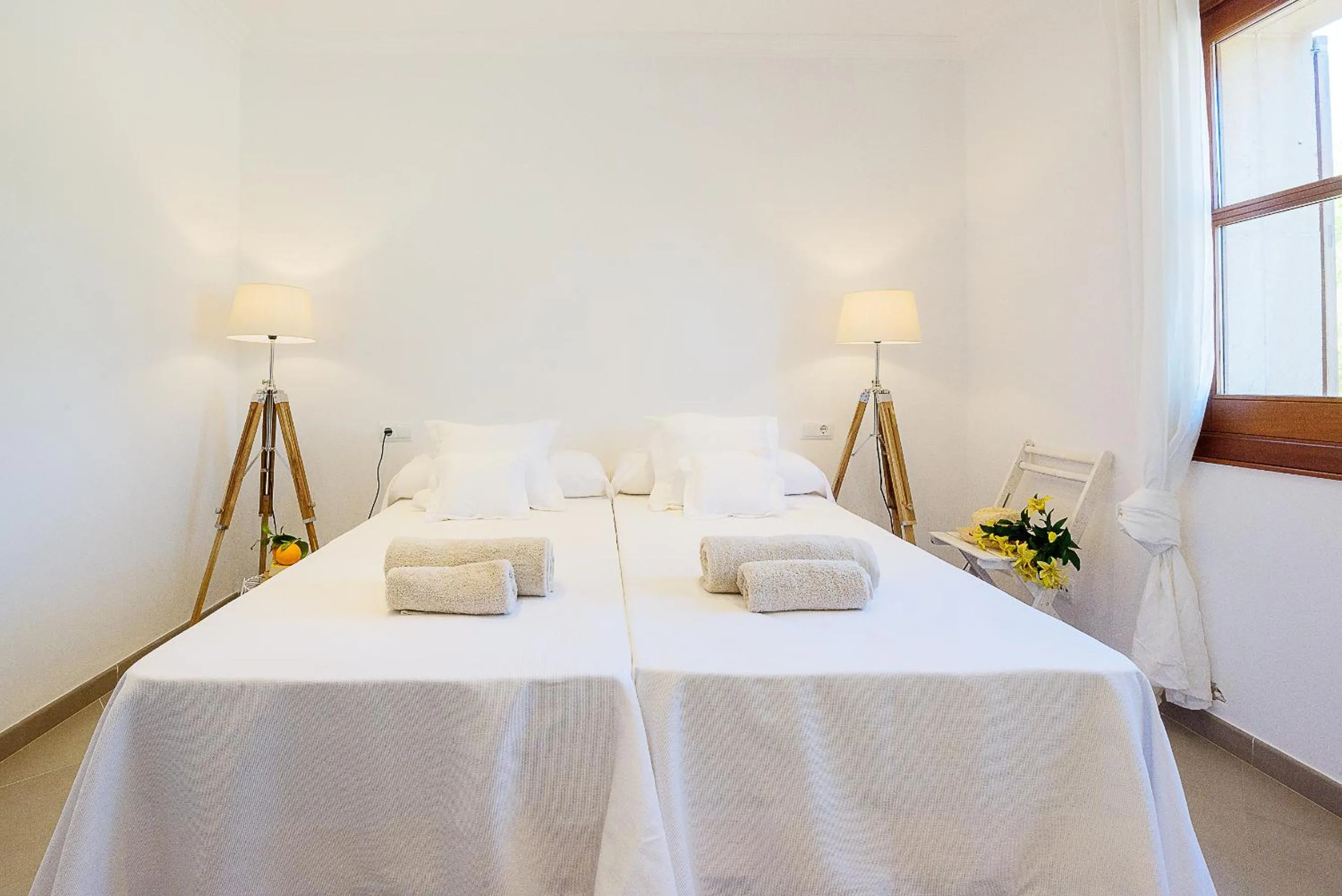 Bedroom, Bed in Villa Ses Quaranta