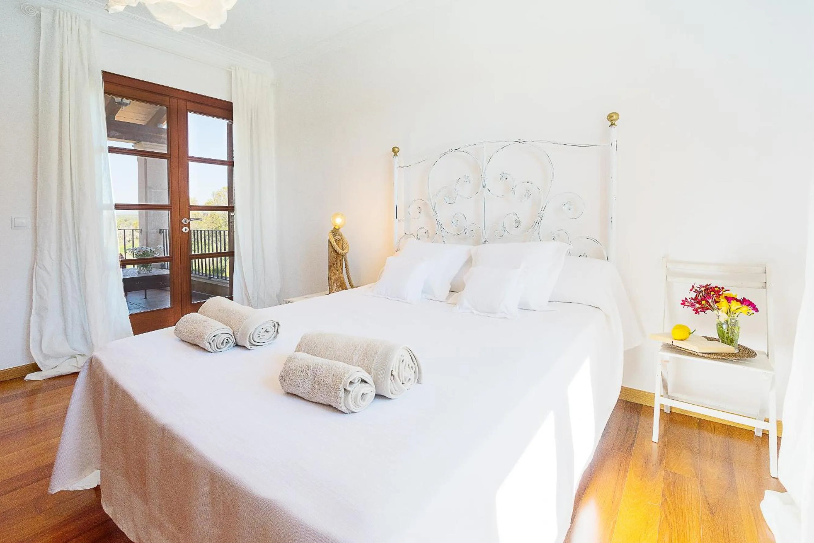 Bedroom, Bed in Villa Ses Quaranta