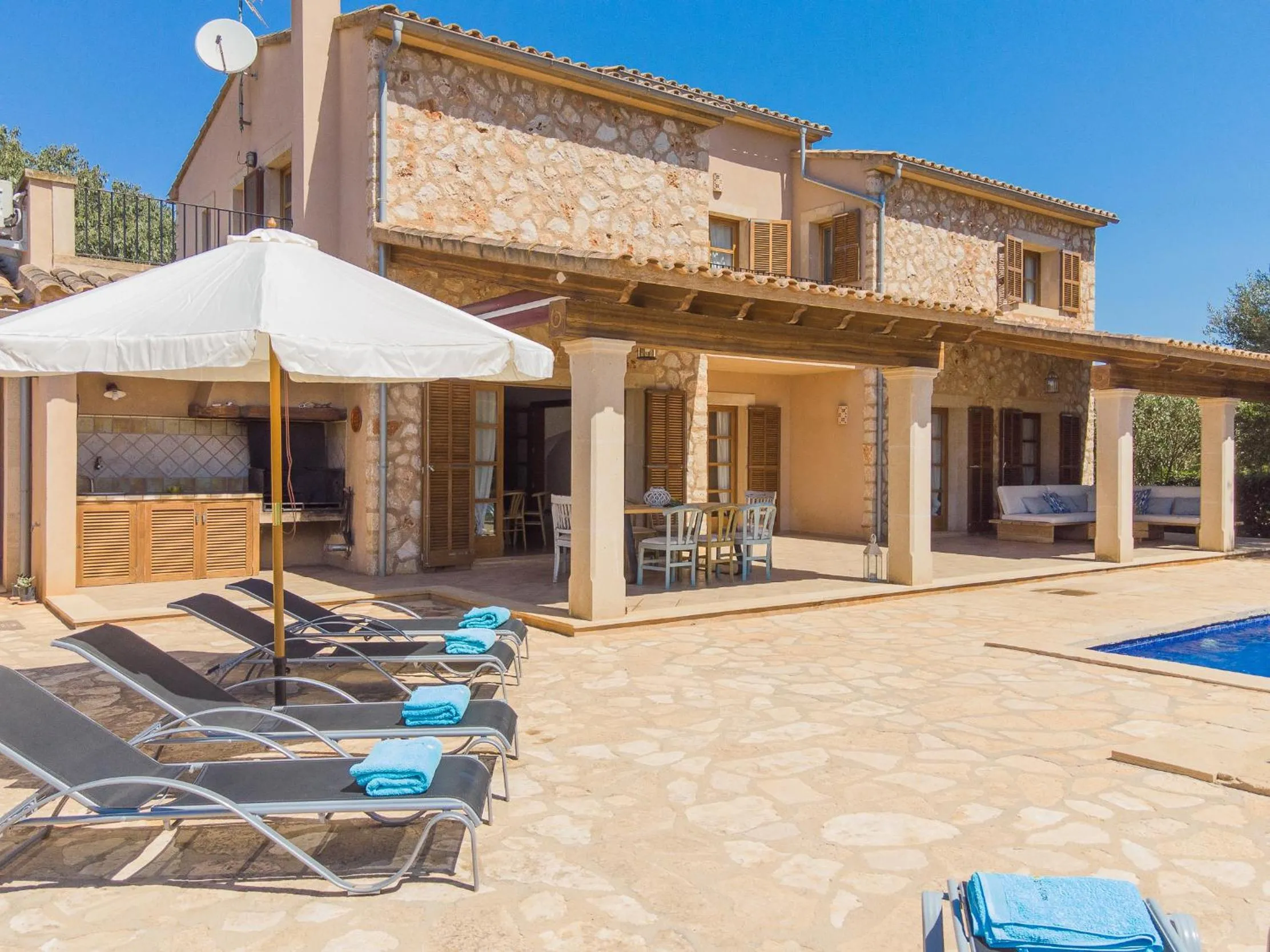 Swimming pool in Villa Ses Quaranta