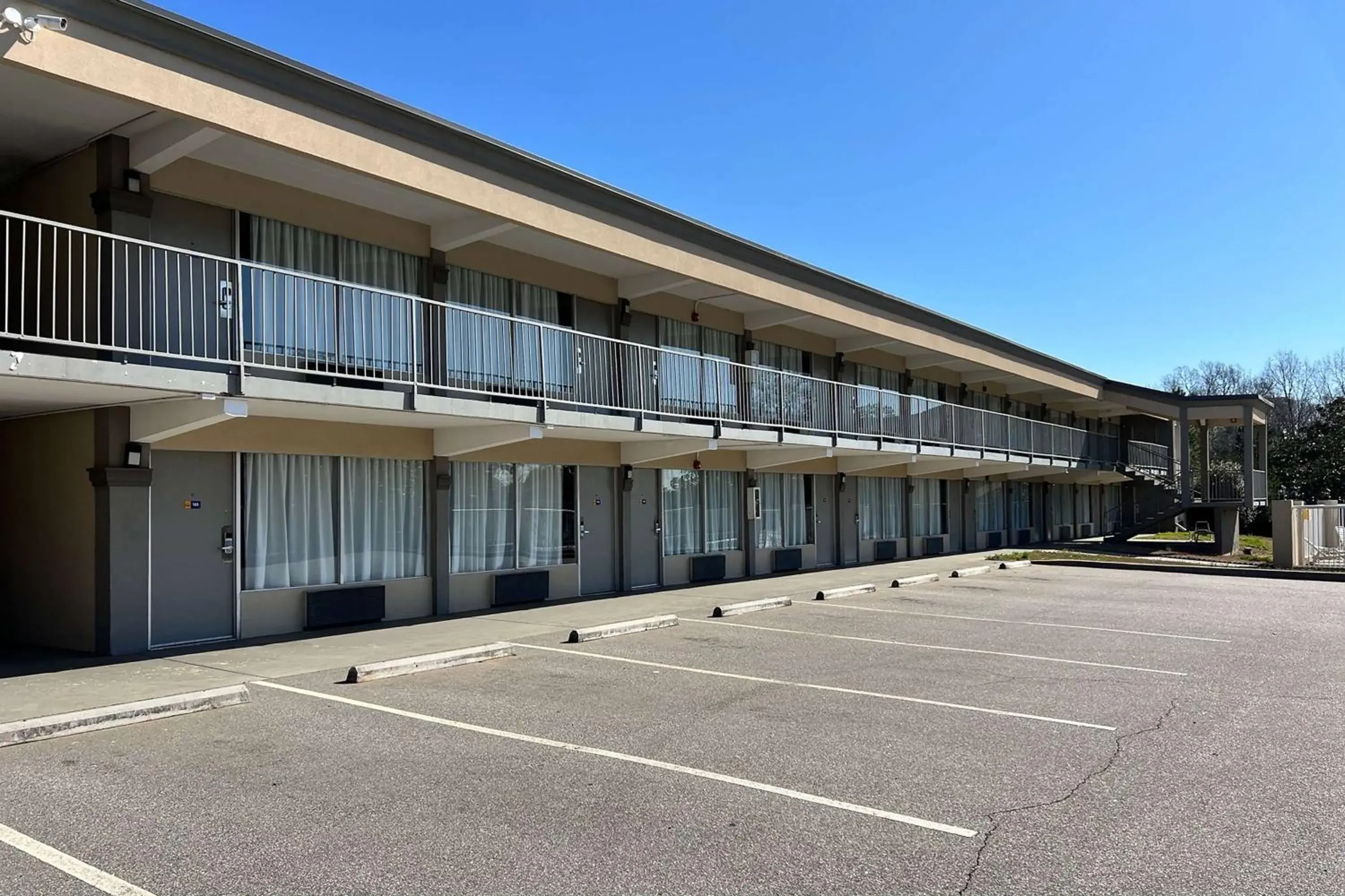 Property building in Days Inn by Wyndham Monroe NC Property building in Days Inn by Wyndham Monroe NC