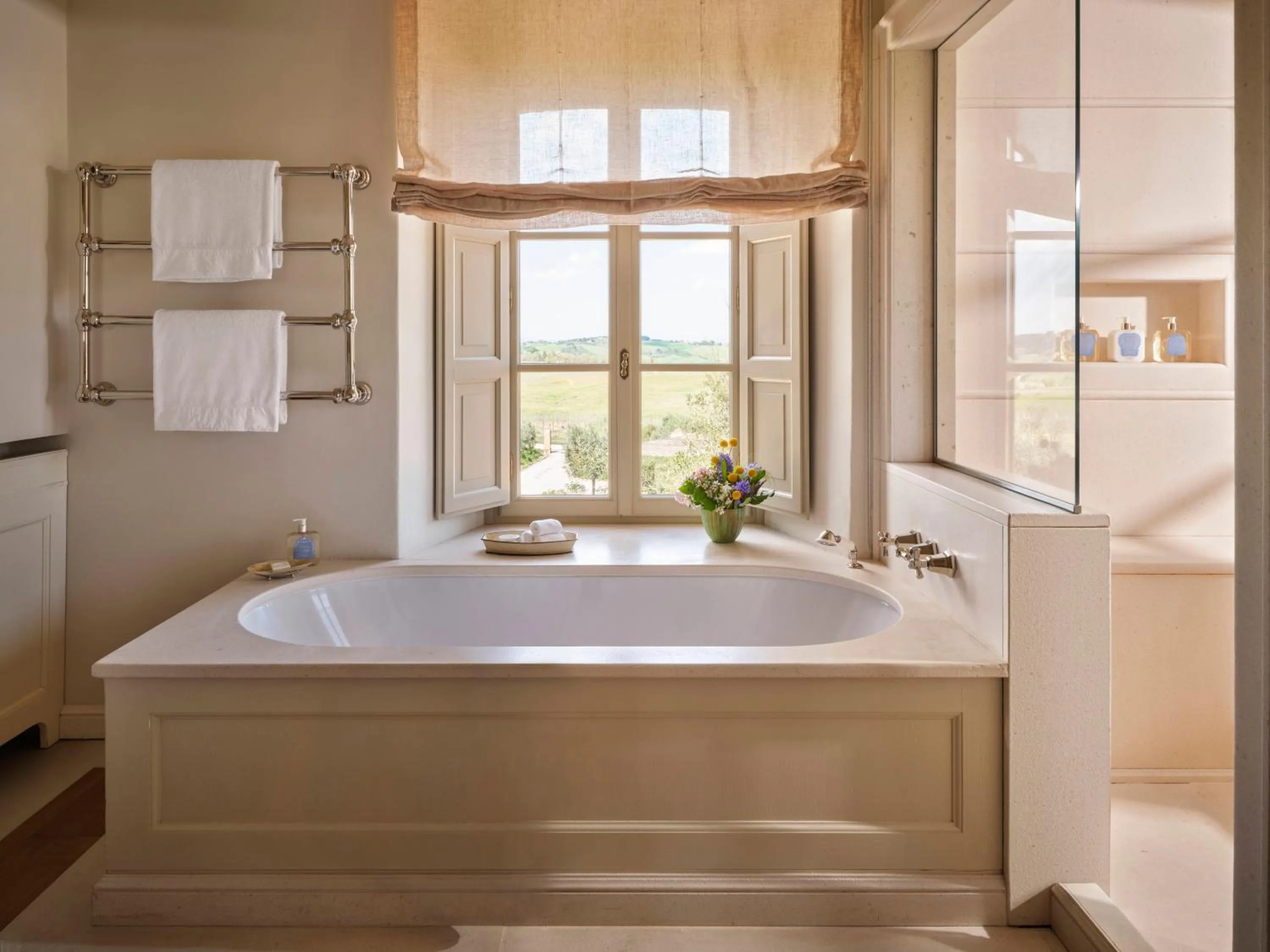 Bath in Rosewood Castiglion del Bosco