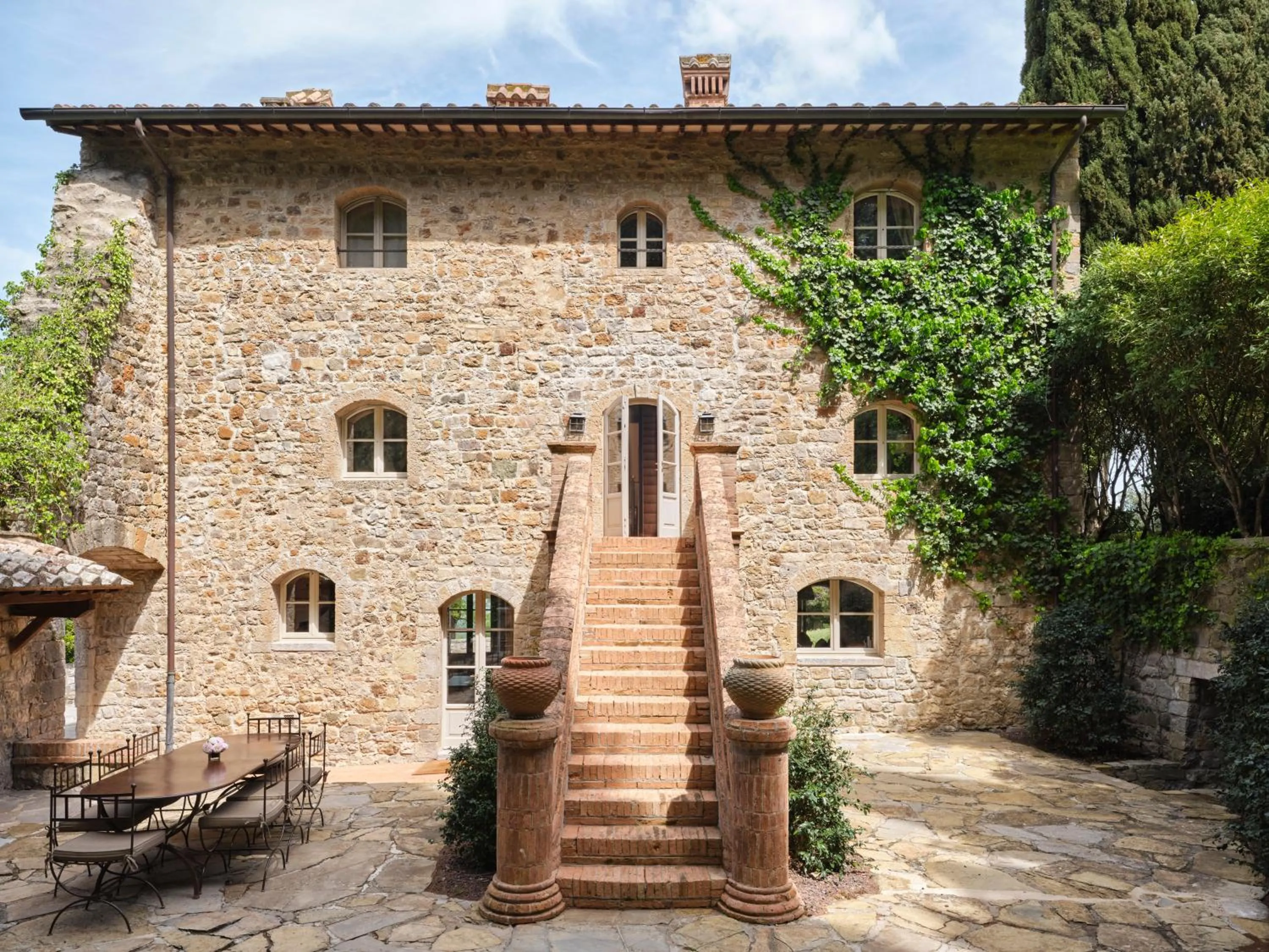 Facade/entrance in Rosewood Castiglion del Bosco