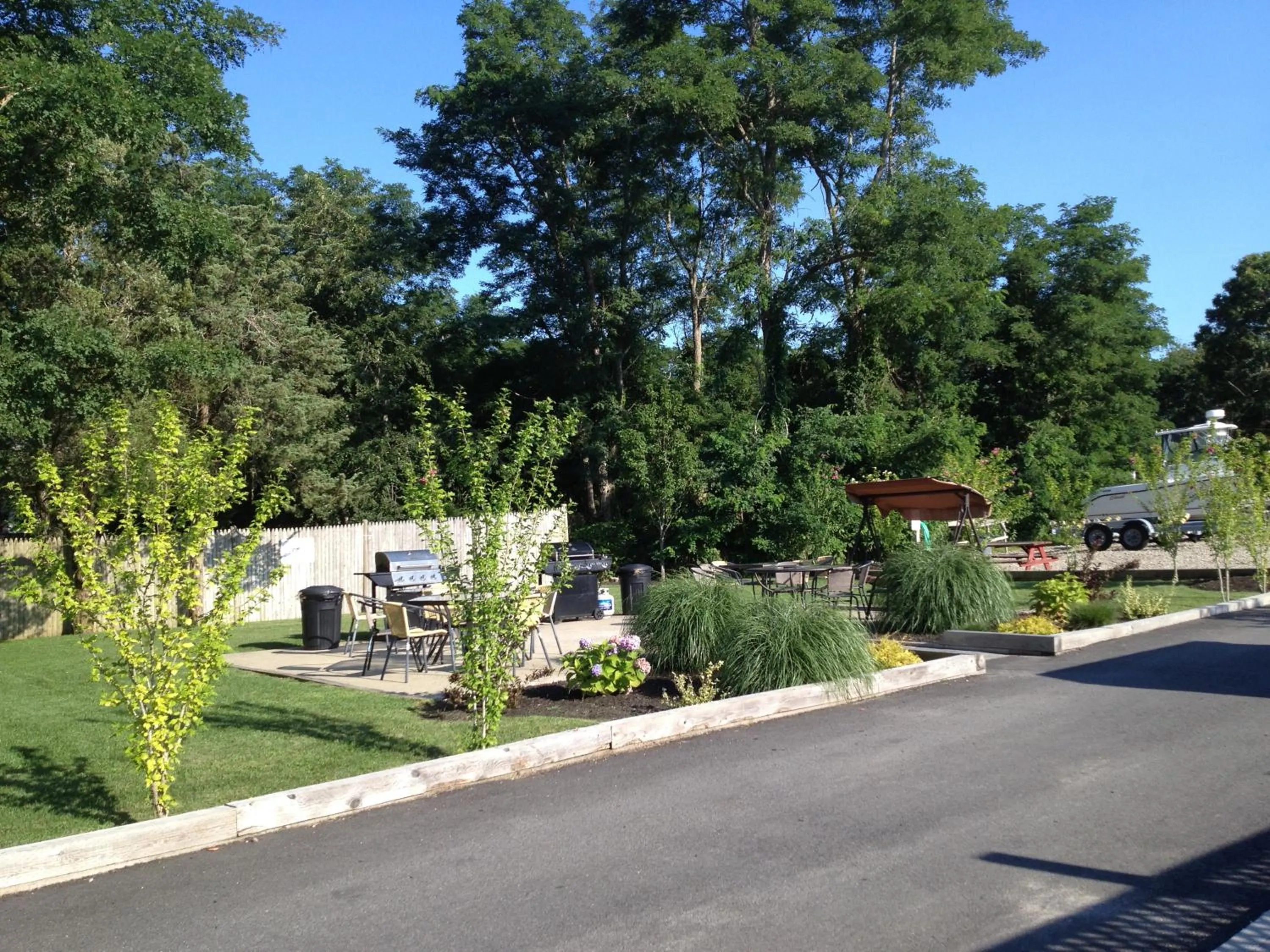 Day in Windrift Motel