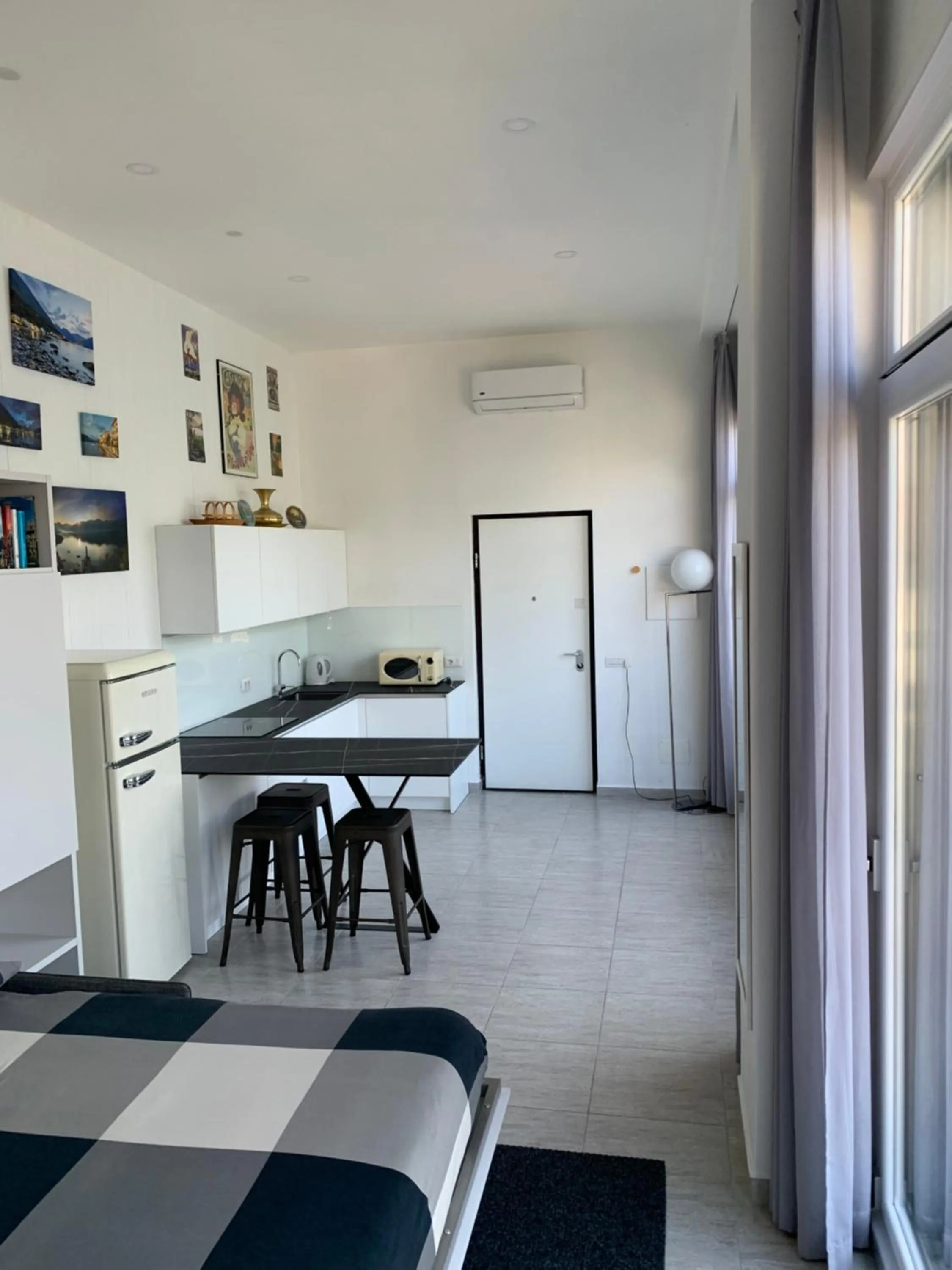 Kitchen or kitchenette in B&B Nest on the Lake
