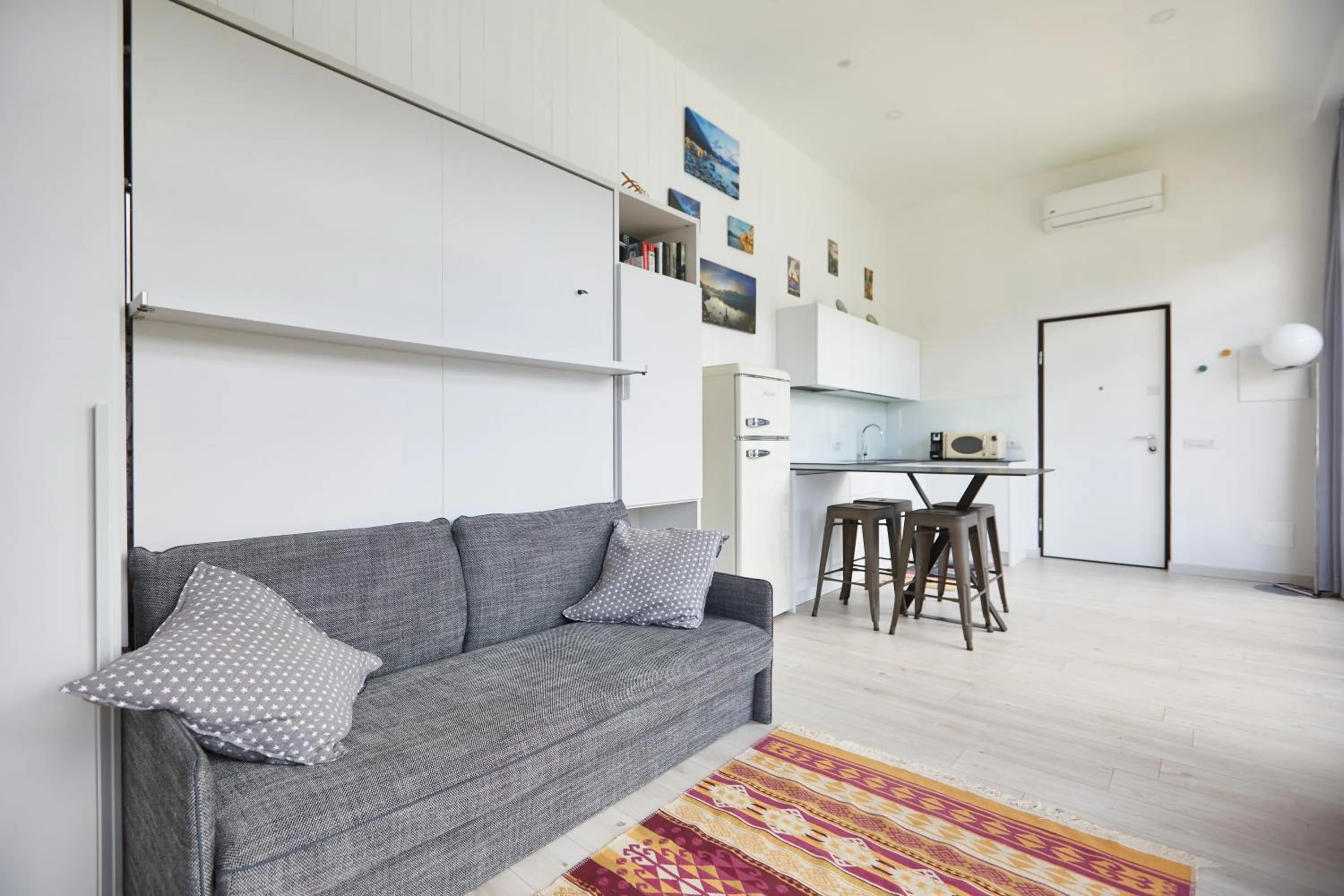 TV and multimedia in B&B Nest on the Lake
