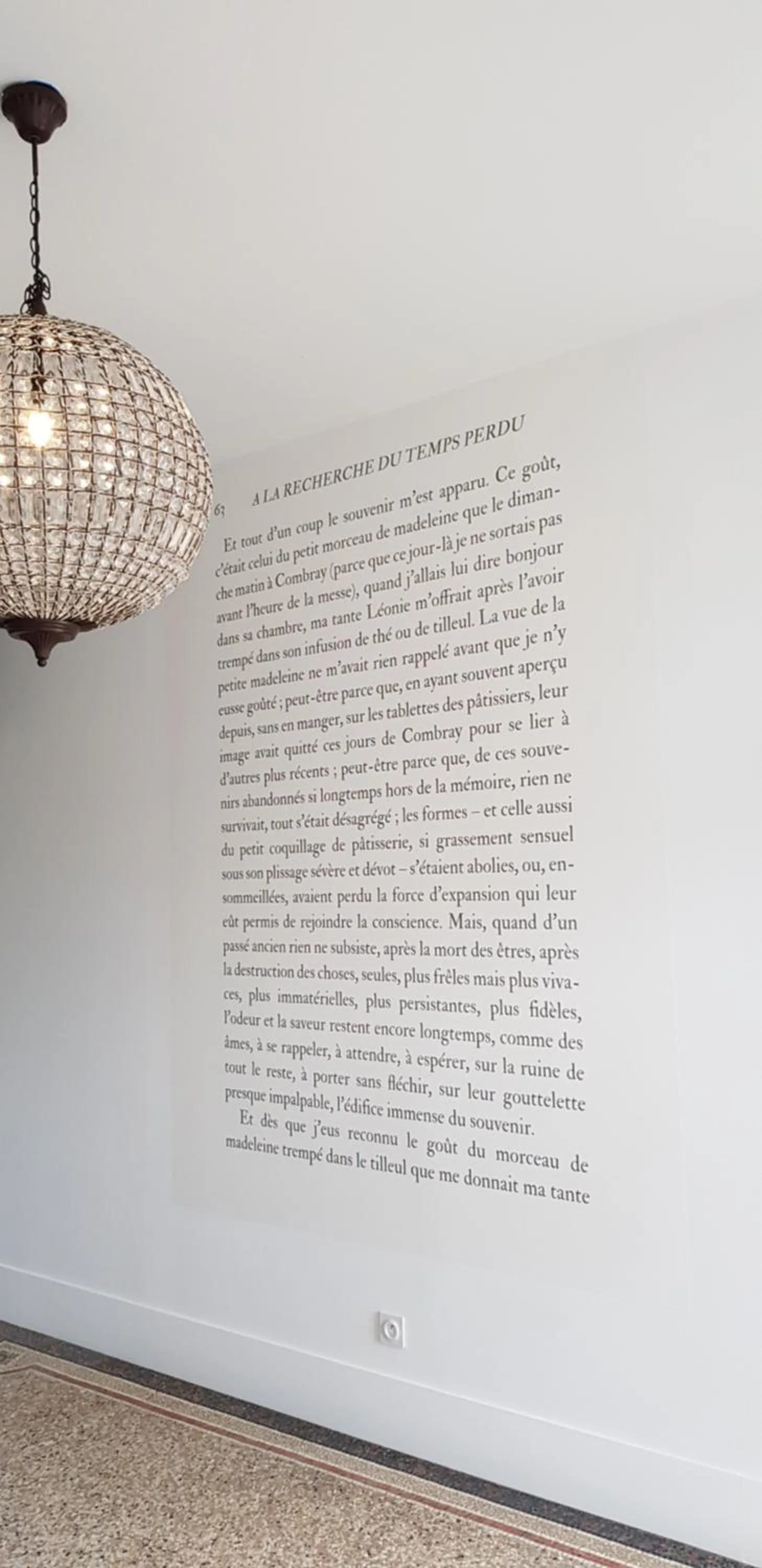 Lobby or reception in Le 49 Côté Parc & SPA