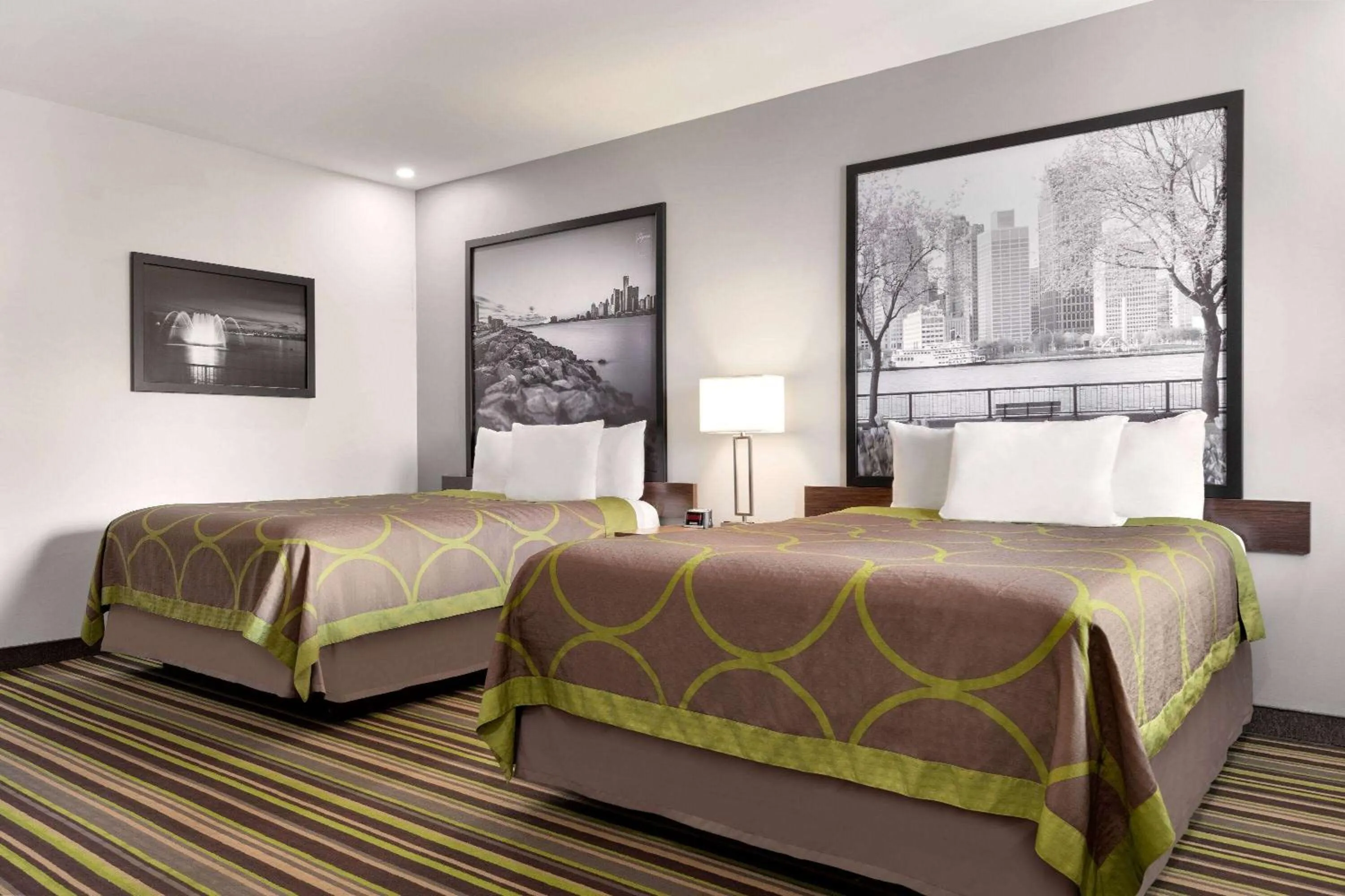 Photo of the whole room in Super 8 by Wyndham Windsor/Dougall