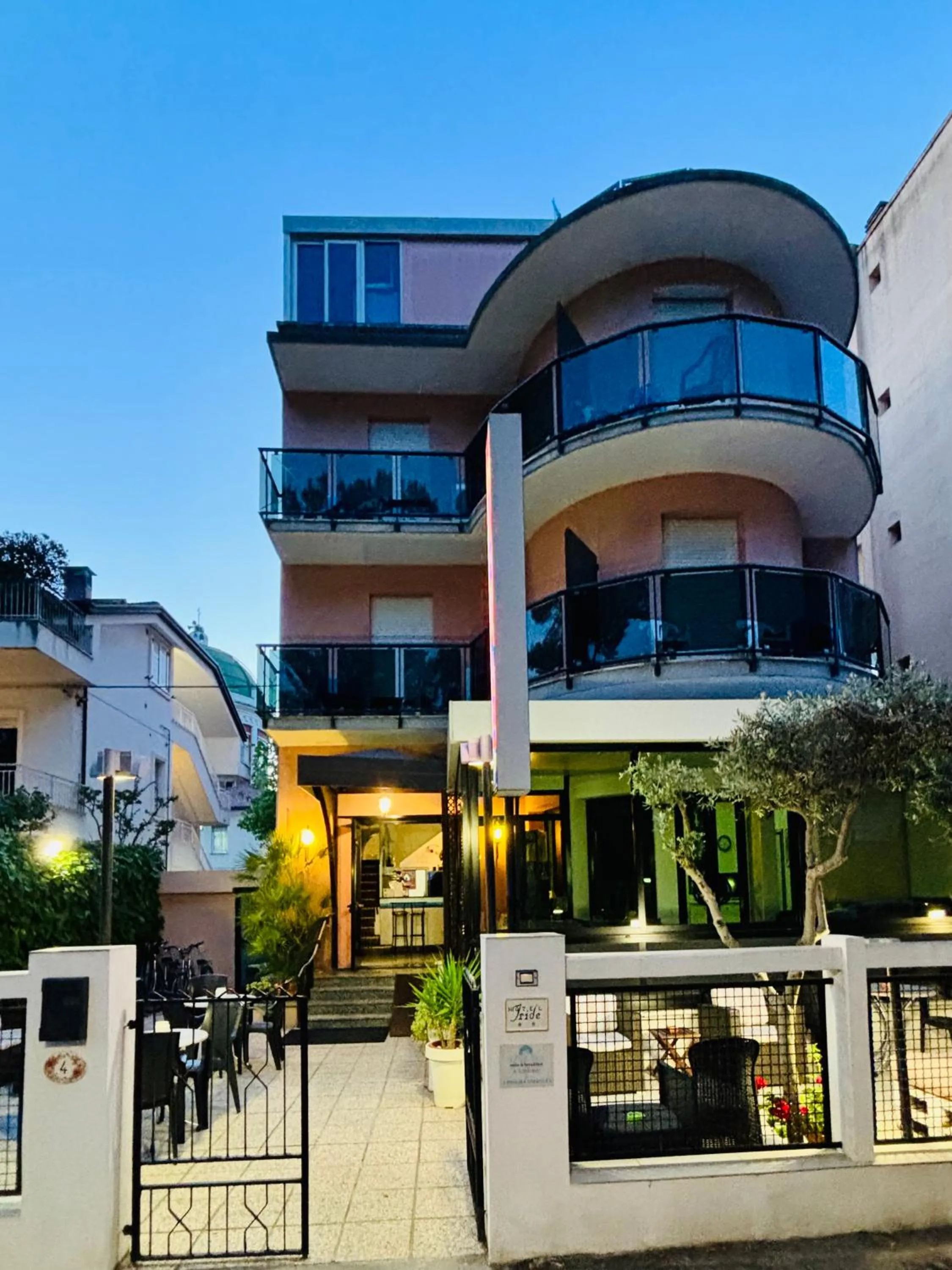 Property building in Hotel Iride Suite & Breakfast- ideale per famiglie e coppie