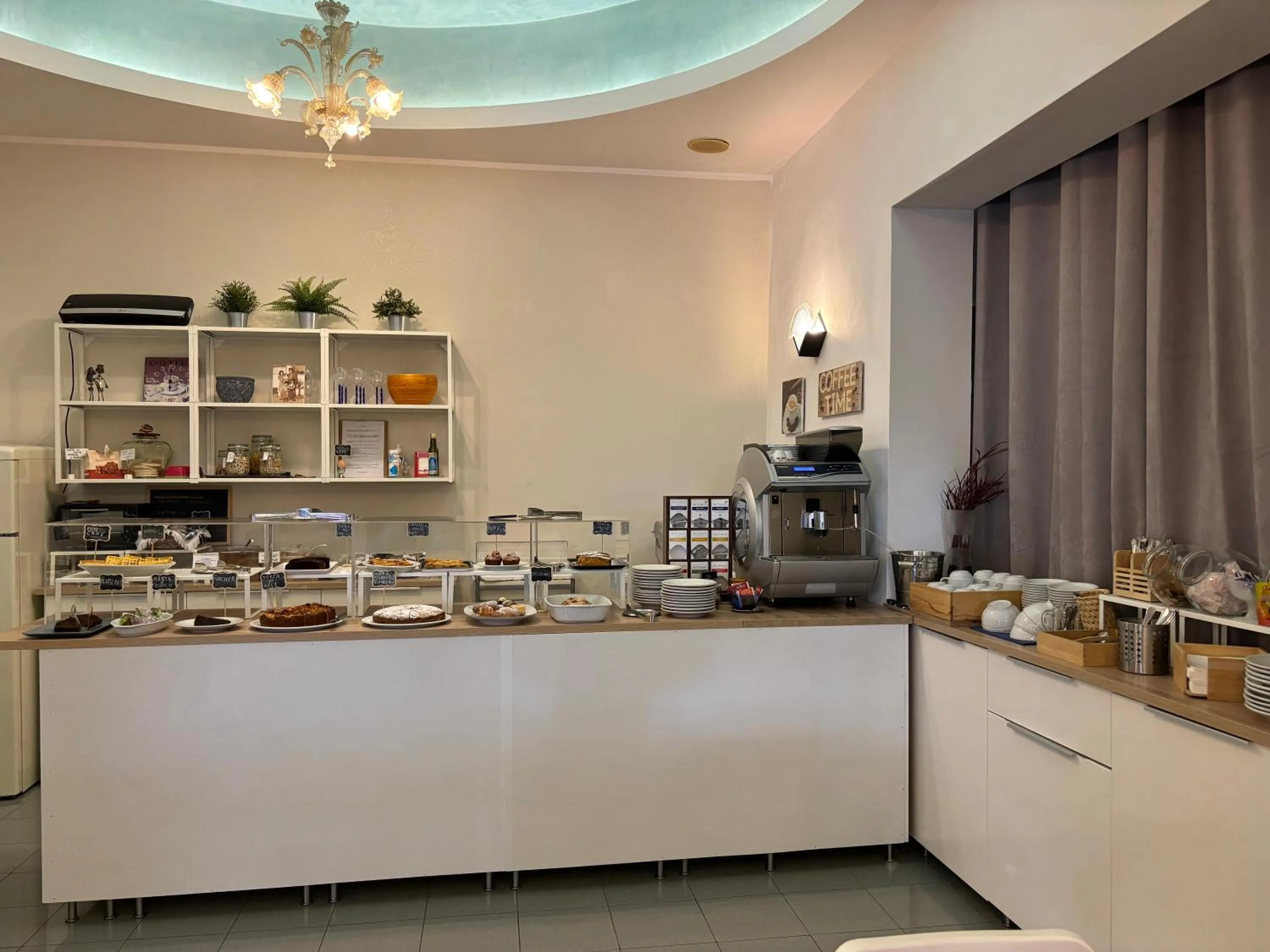 Breakfast in Hotel Iride Suite & Breakfast- ideale per famiglie e coppie