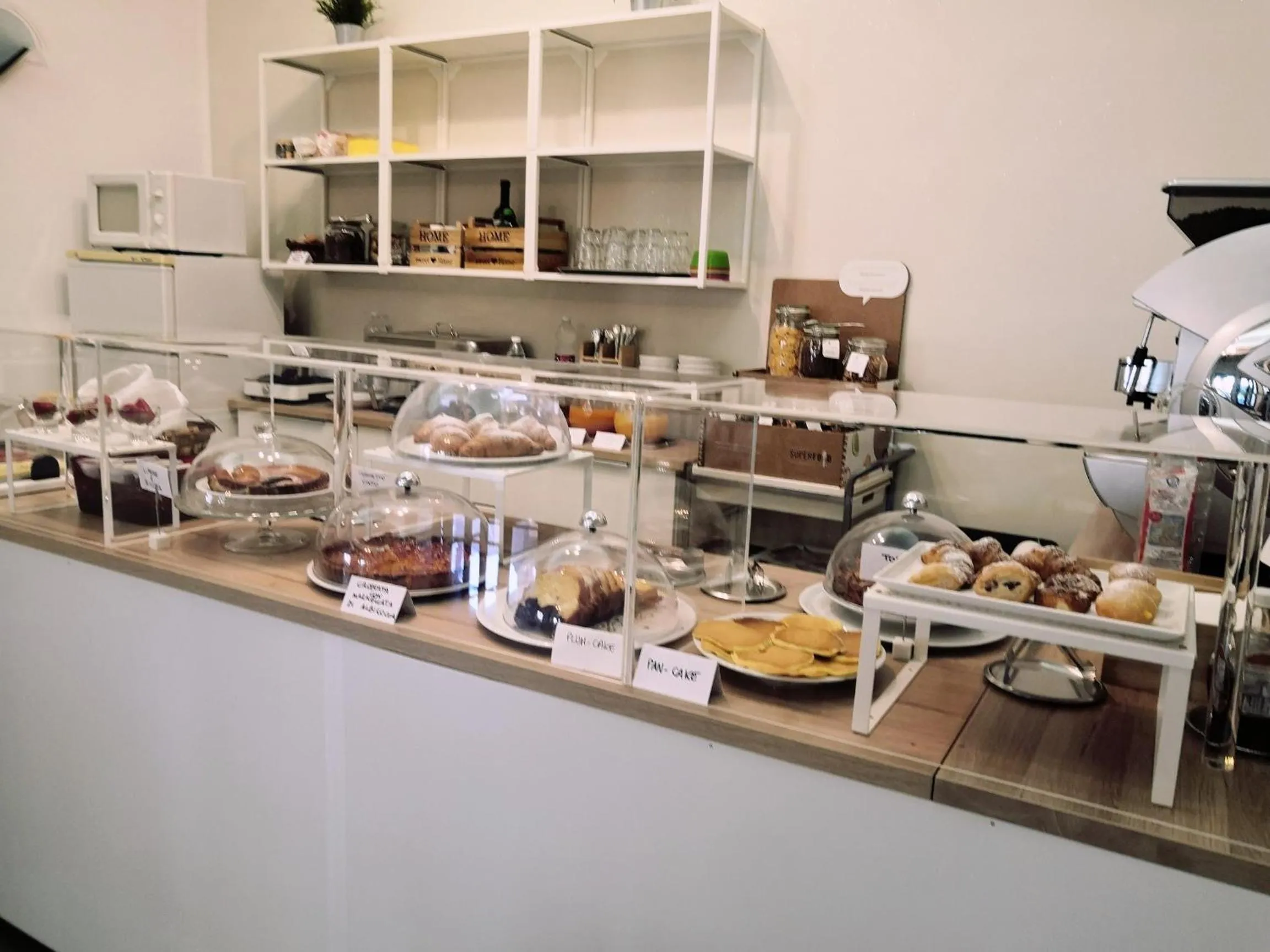 Breakfast in Hotel Iride Suite & Breakfast- ideale per famiglie e coppie
