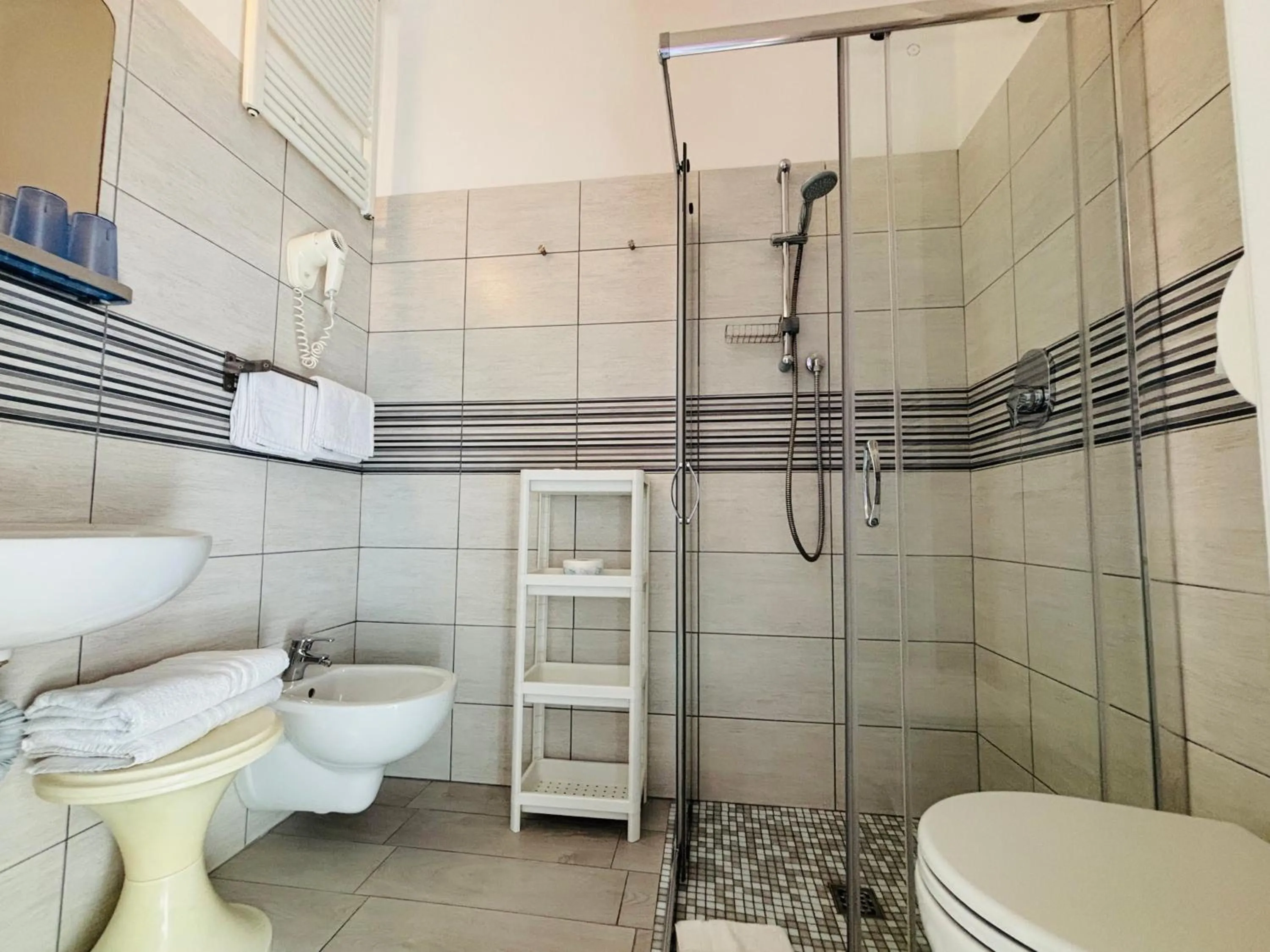 Bathroom in Hotel Iride Suite & Breakfast- ideale per famiglie e coppie