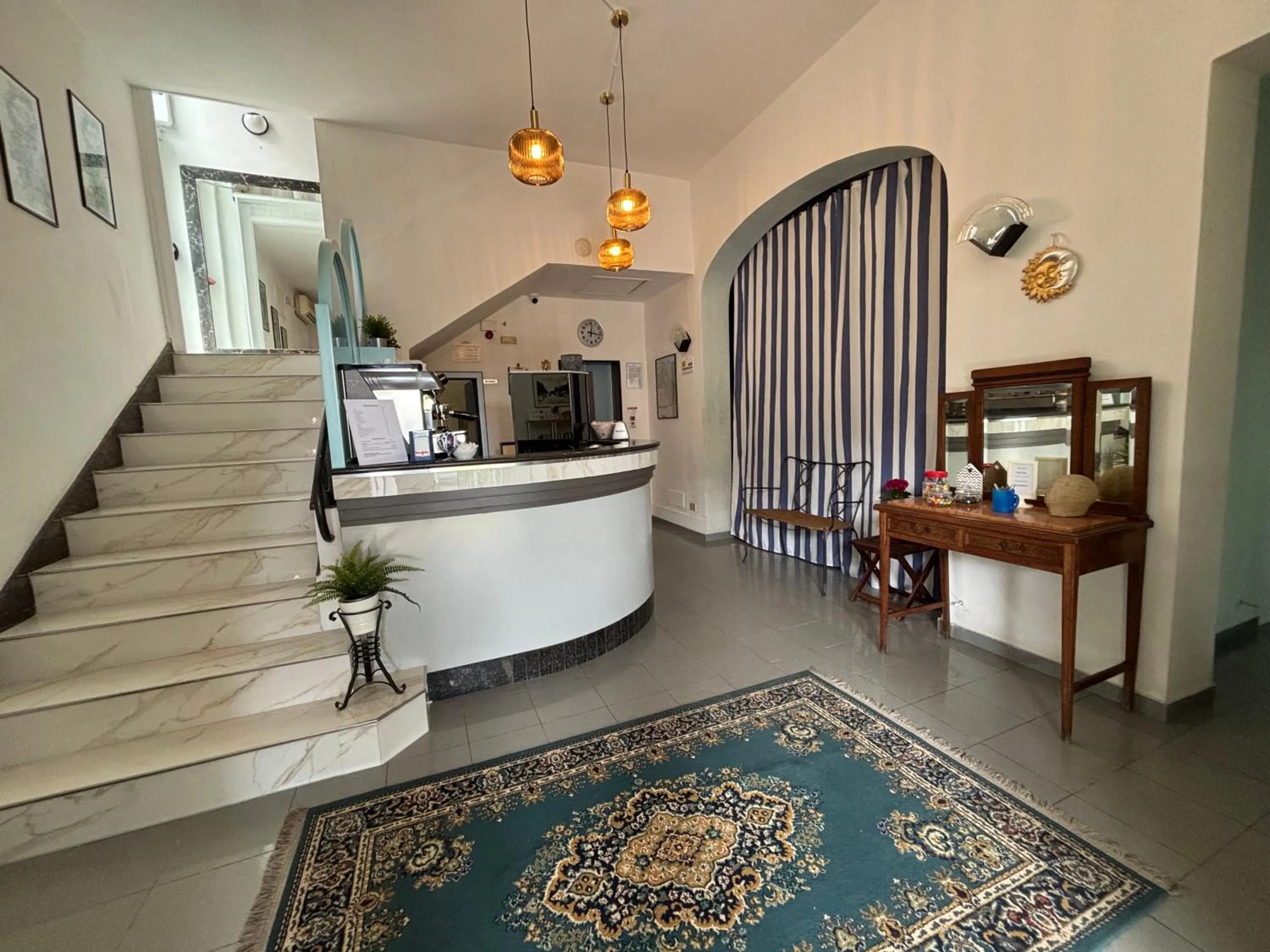 Lobby or reception in Hotel Iride Suite & Breakfast- ideale per famiglie e coppie