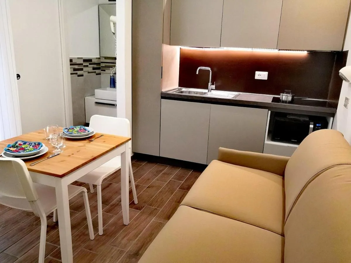 Kitchen or kitchenette in Hotel Iride Suite & Breakfast- ideale per famiglie e coppie