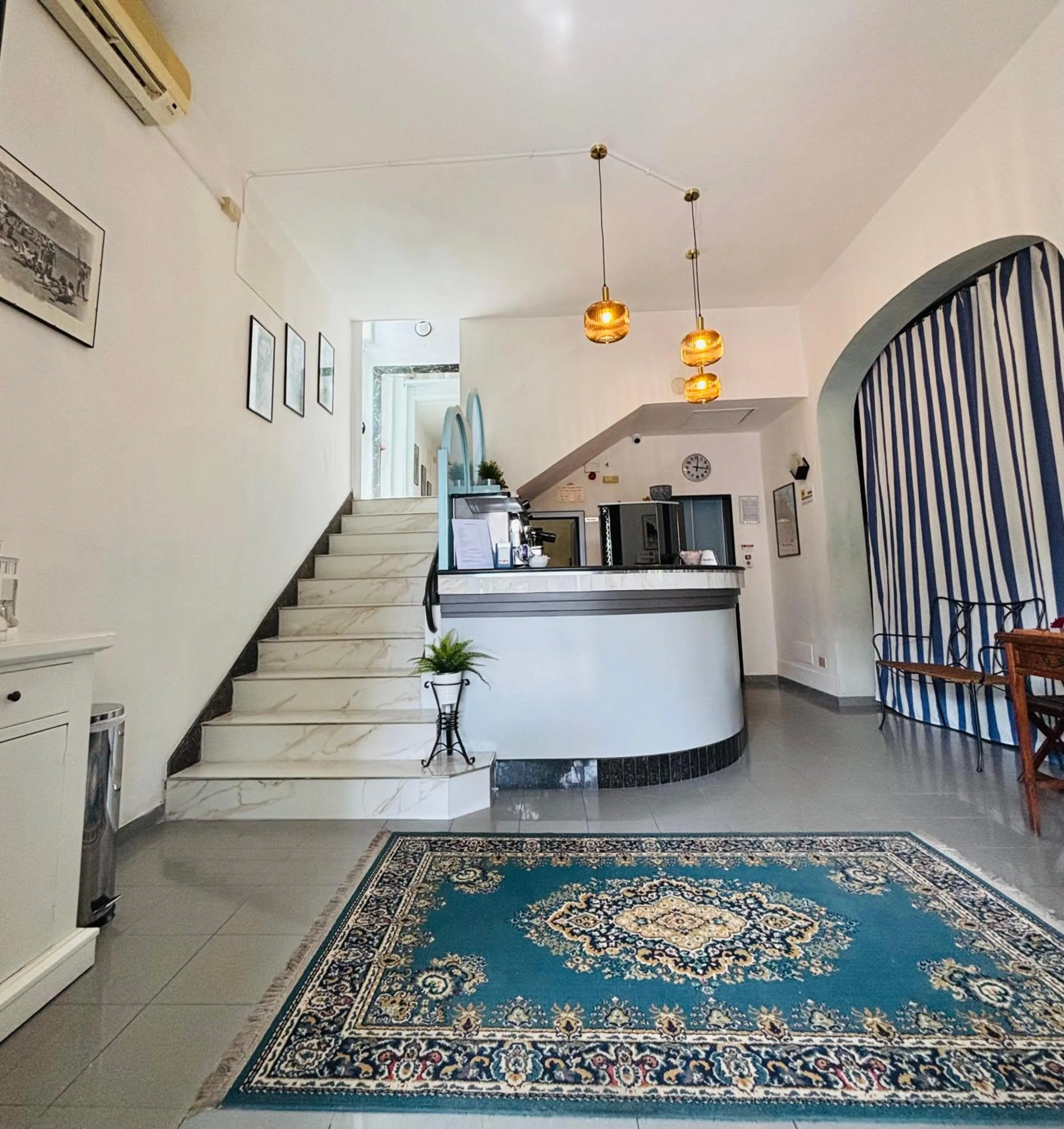 Lobby or reception in Hotel Iride Suite & Breakfast- ideale per famiglie e coppie