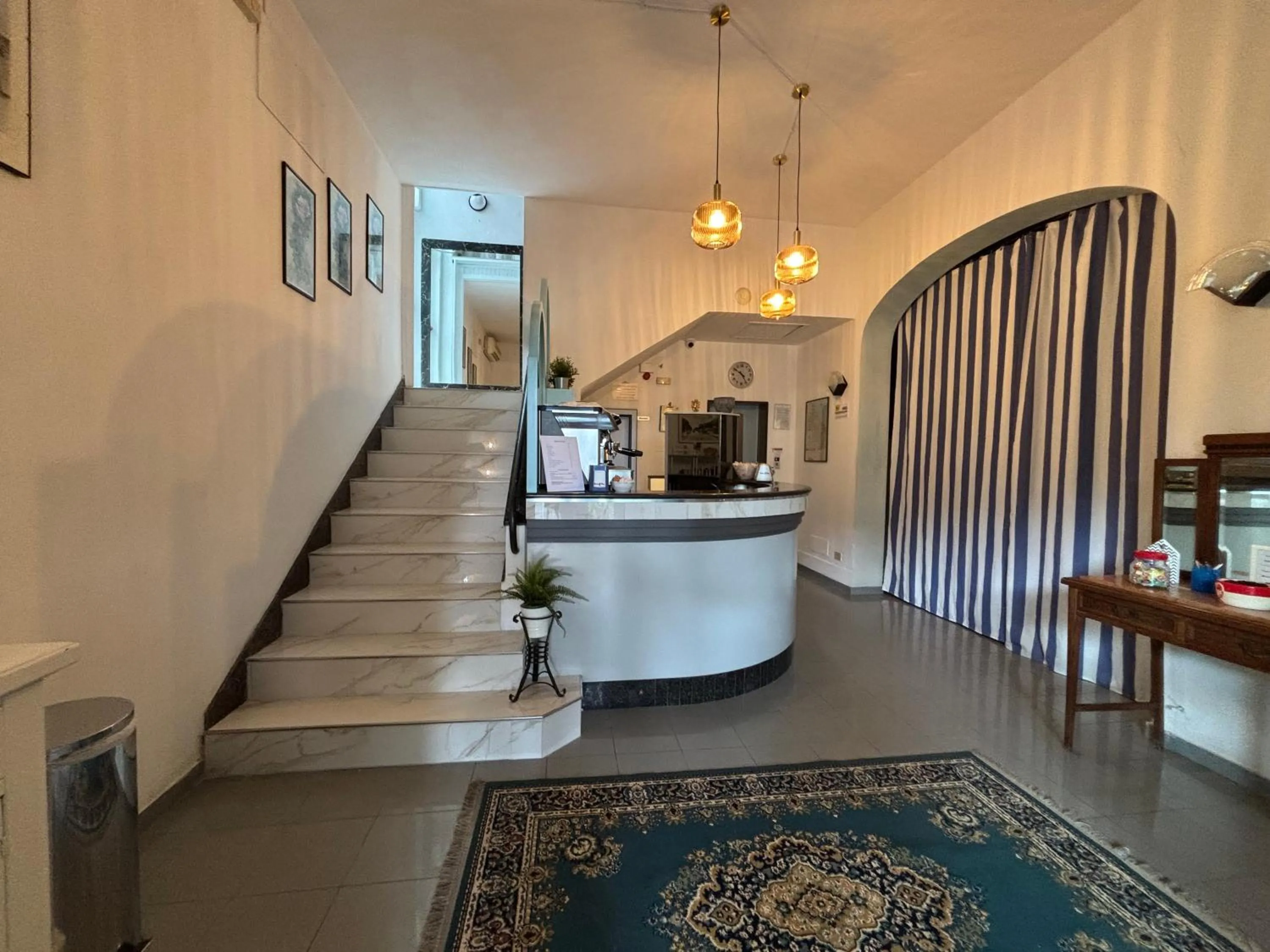 Lobby or reception in Hotel Iride Suite & Breakfast- ideale per famiglie e coppie